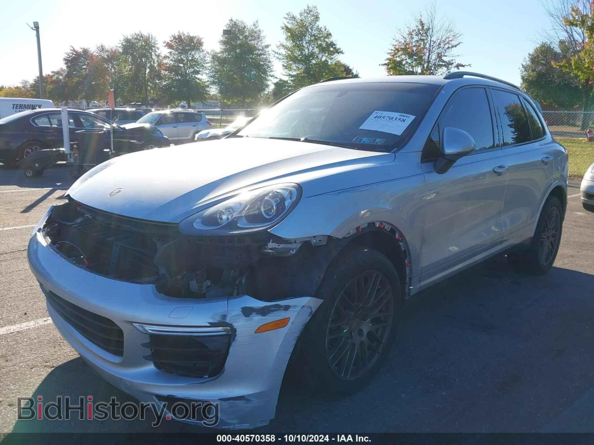 2017 PORSCHE CAYENNE - VIN: WP1AA2A20HKA82744 - Фото 2