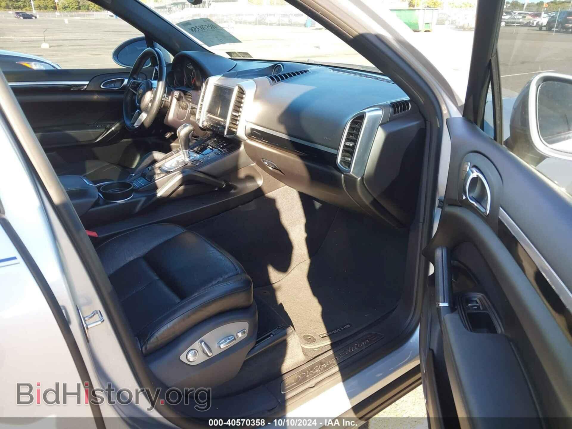 2017 PORSCHE CAYENNE - VIN: WP1AA2A20HKA82744 - Фото 5