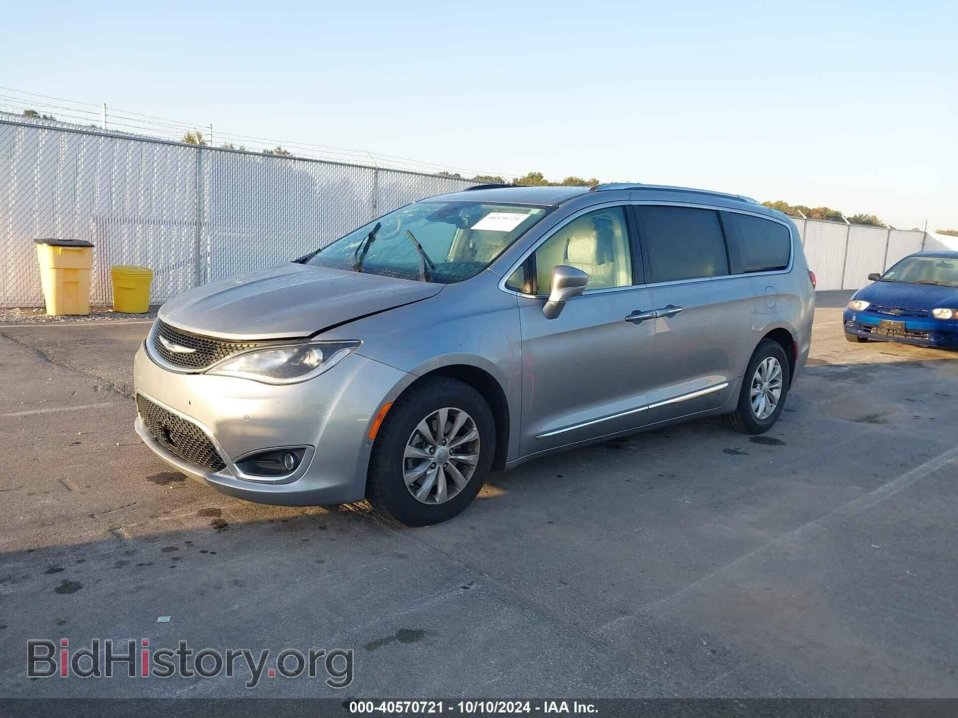 2019 CHRYSLER PACIFICA - VIN: 2C4RC1BG3KR652182 - Фото 2