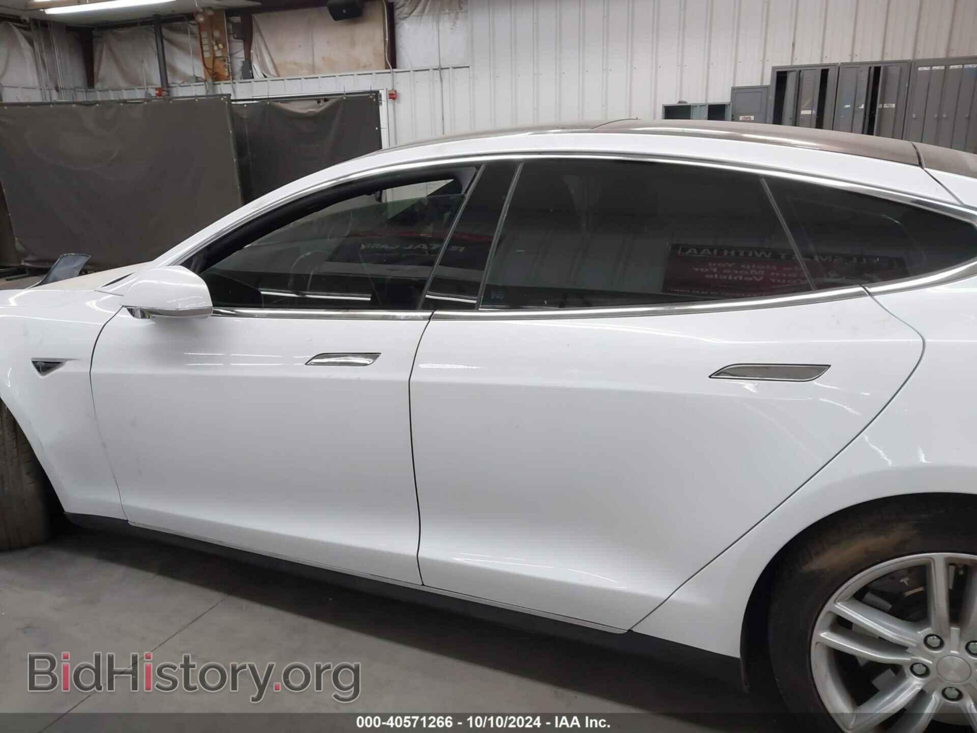2015 TESLA MODEL S - VIN: 5YJSA1E2XFF110683 - Фото 13