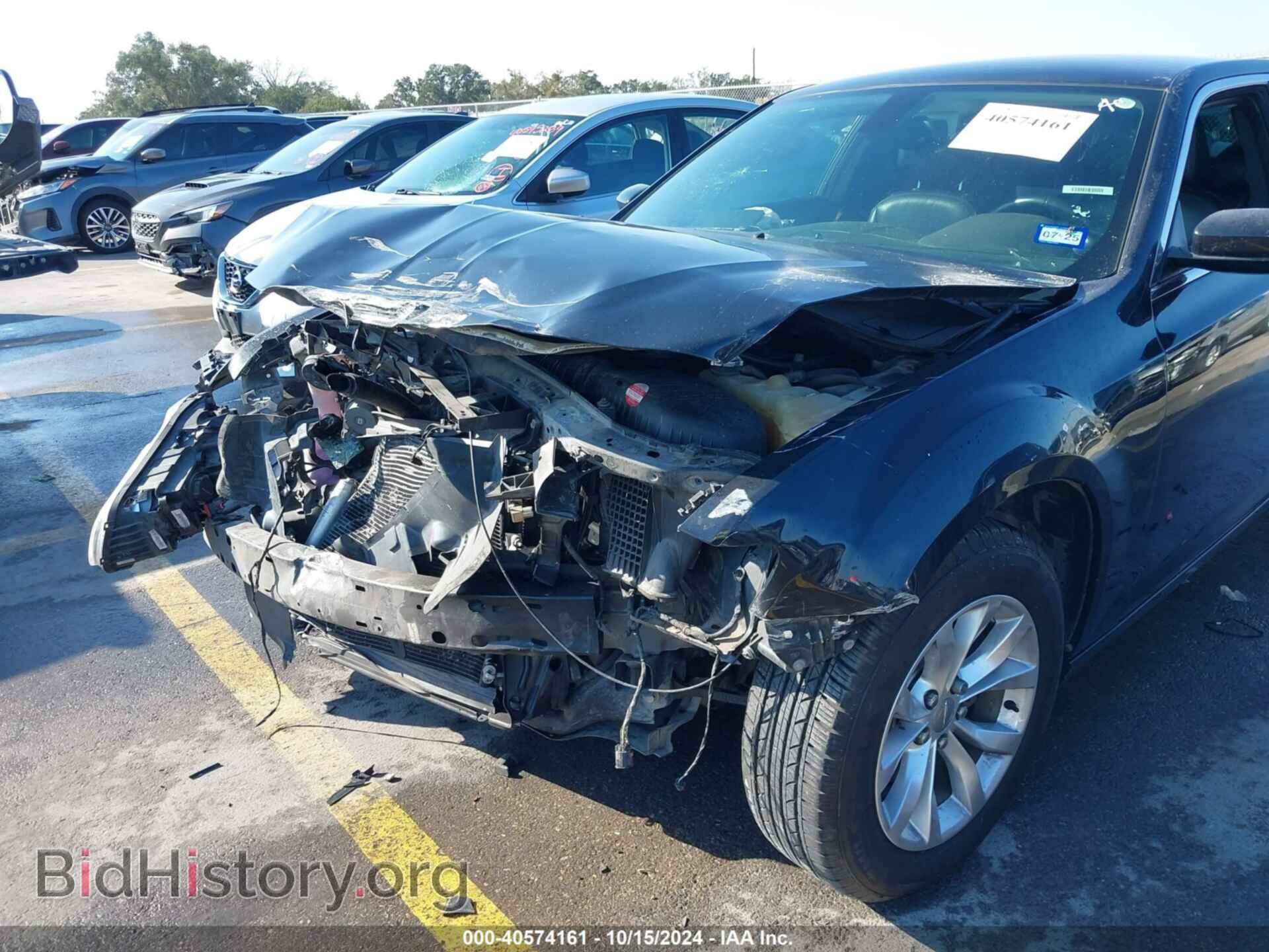 2015 CHRYSLER 300 - VIN: 2C3CCAAG2FH818344 - Фото 18