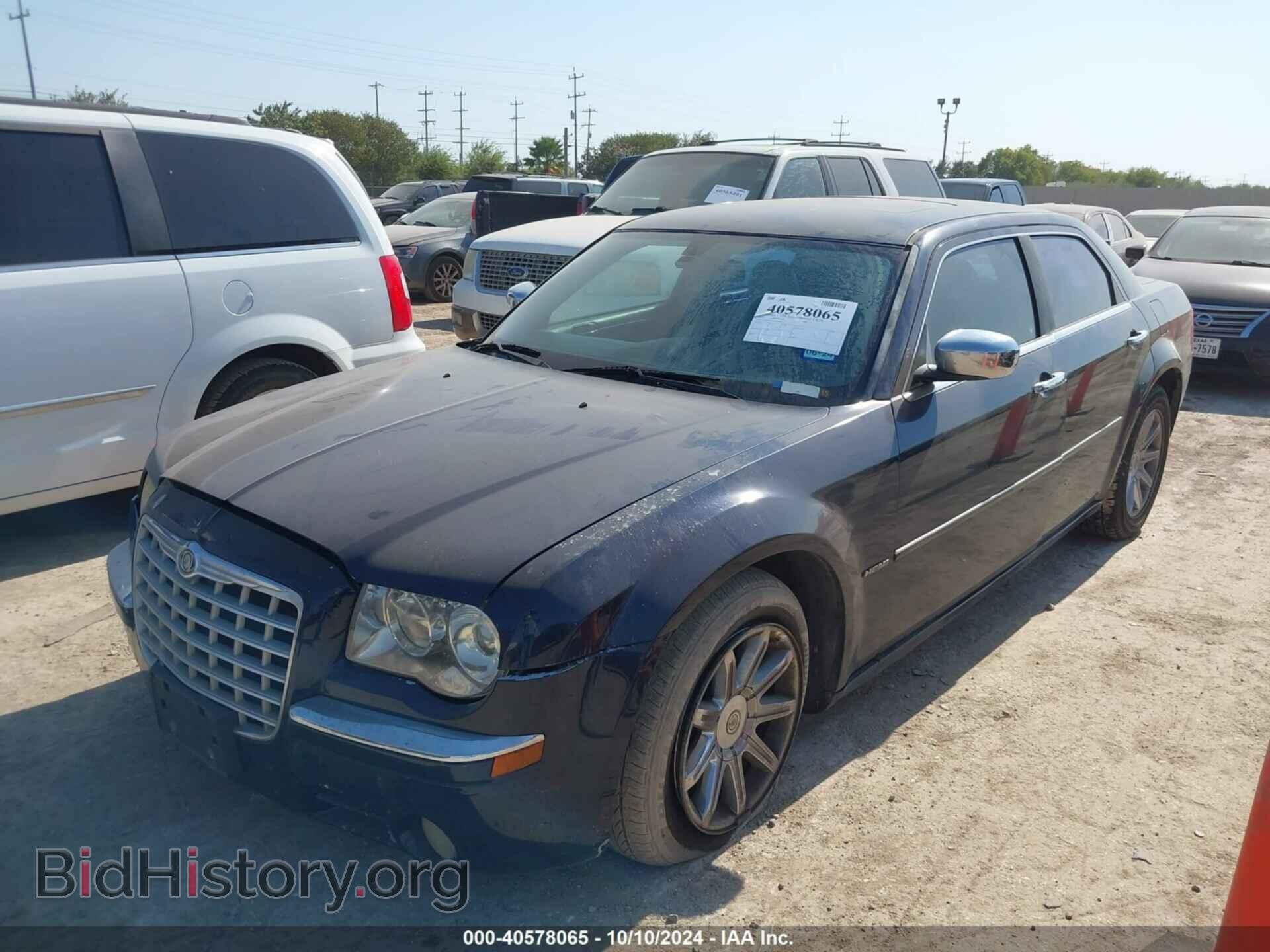 2006 CHRYSLER 300C - VIN: 2C3KA63H26H464054 - Фото 2