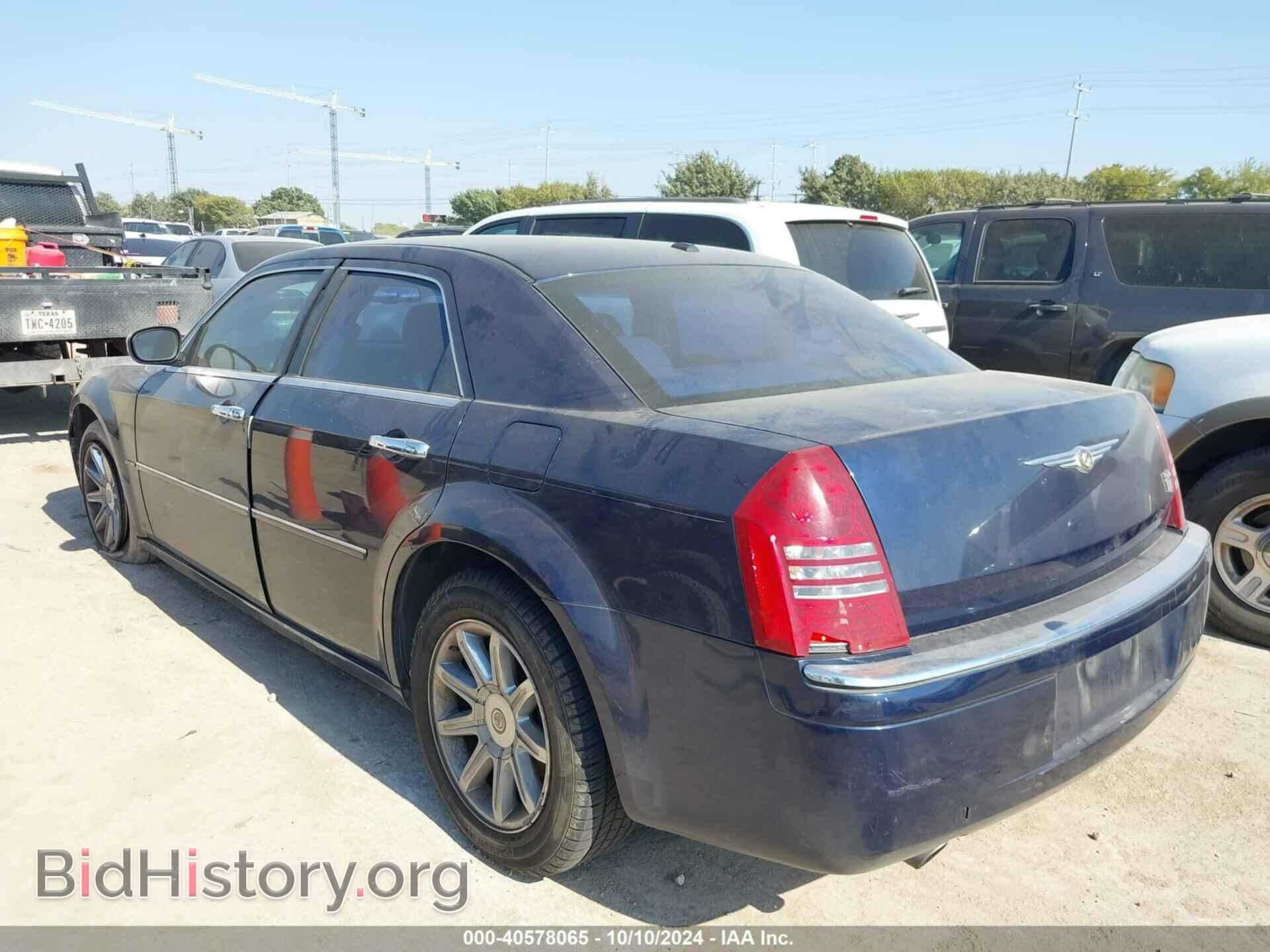 2006 CHRYSLER 300C - VIN: 2C3KA63H26H464054 - Фото 3