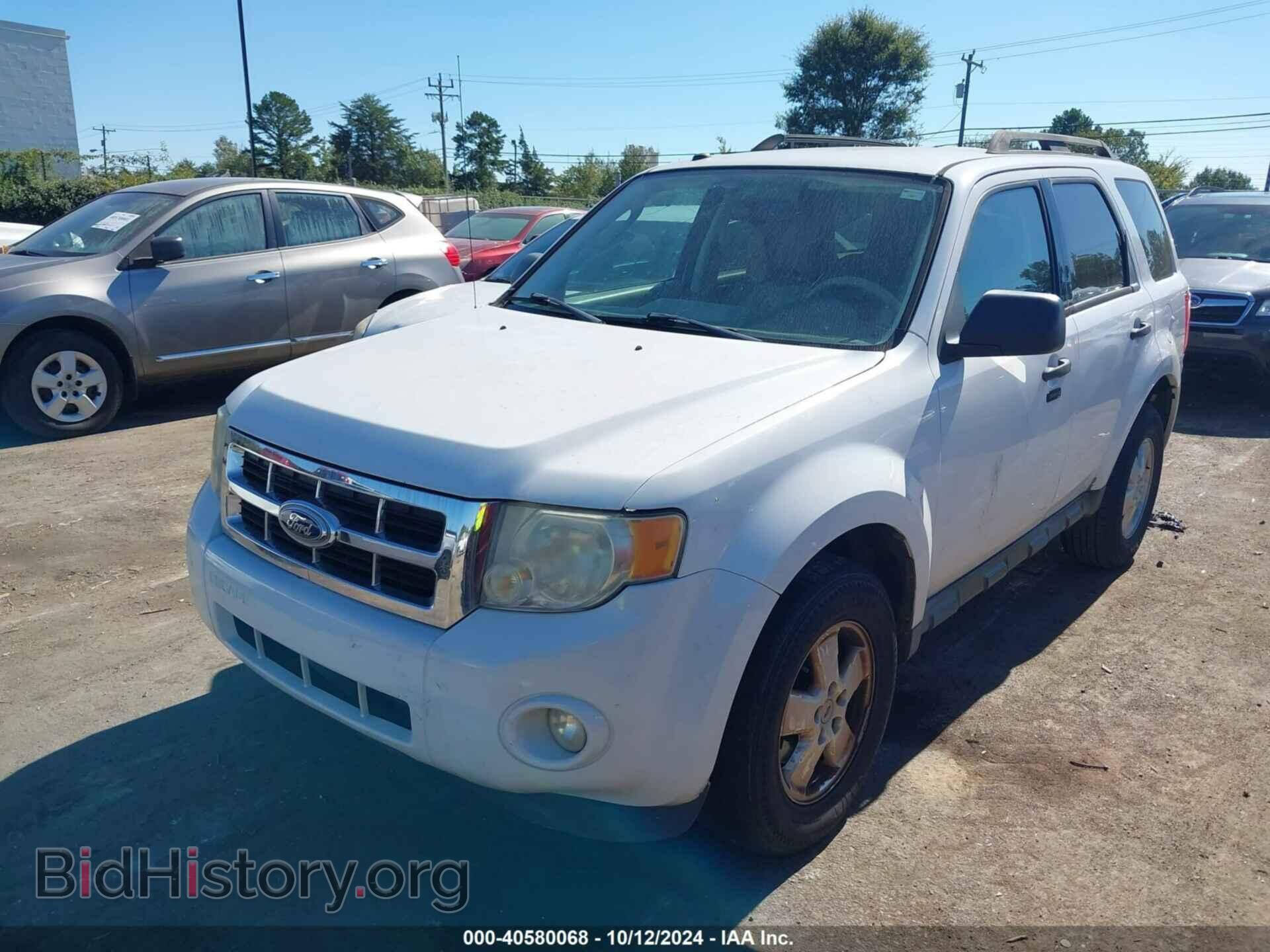 2011 FORD ESCAPE - VIN: 1FMCU0DG4BKB73564 - Фото 2