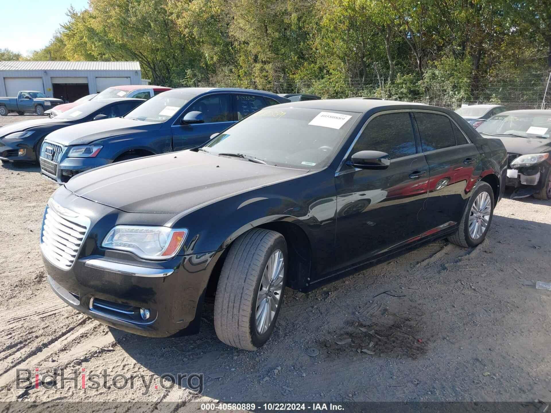 2013 CHRYSLER 300 - VIN: 2C3CCARG3DH634127 - Фото 2