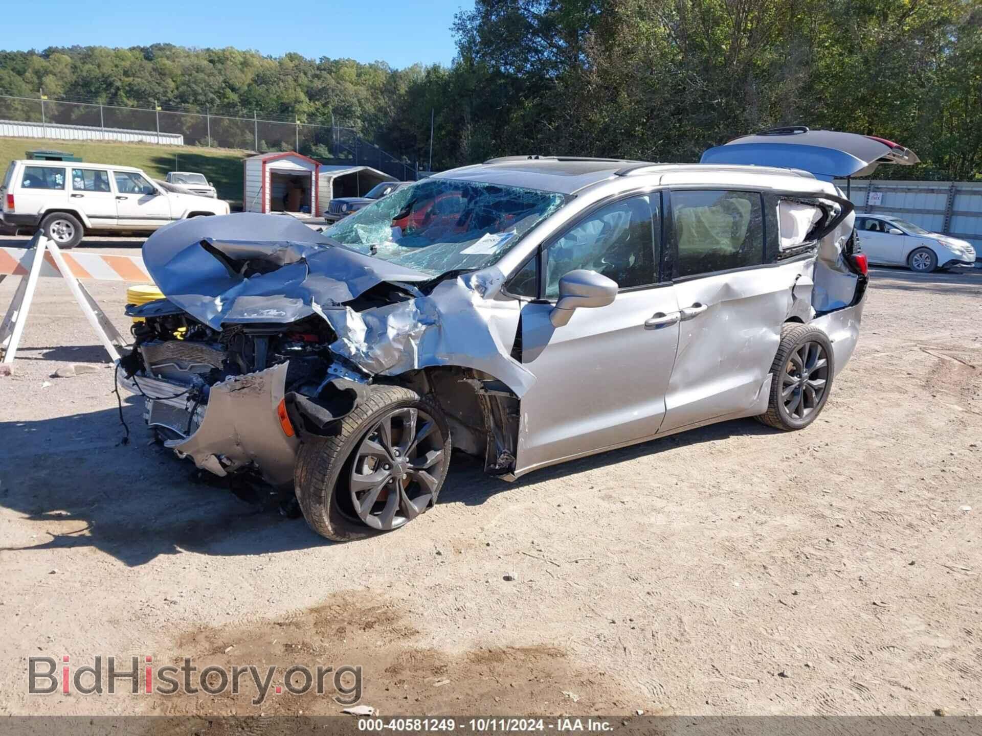 2020 CHRYSLER PACIFICA - VIN: 2C4RC1BG8LR250577 - Фото 2
