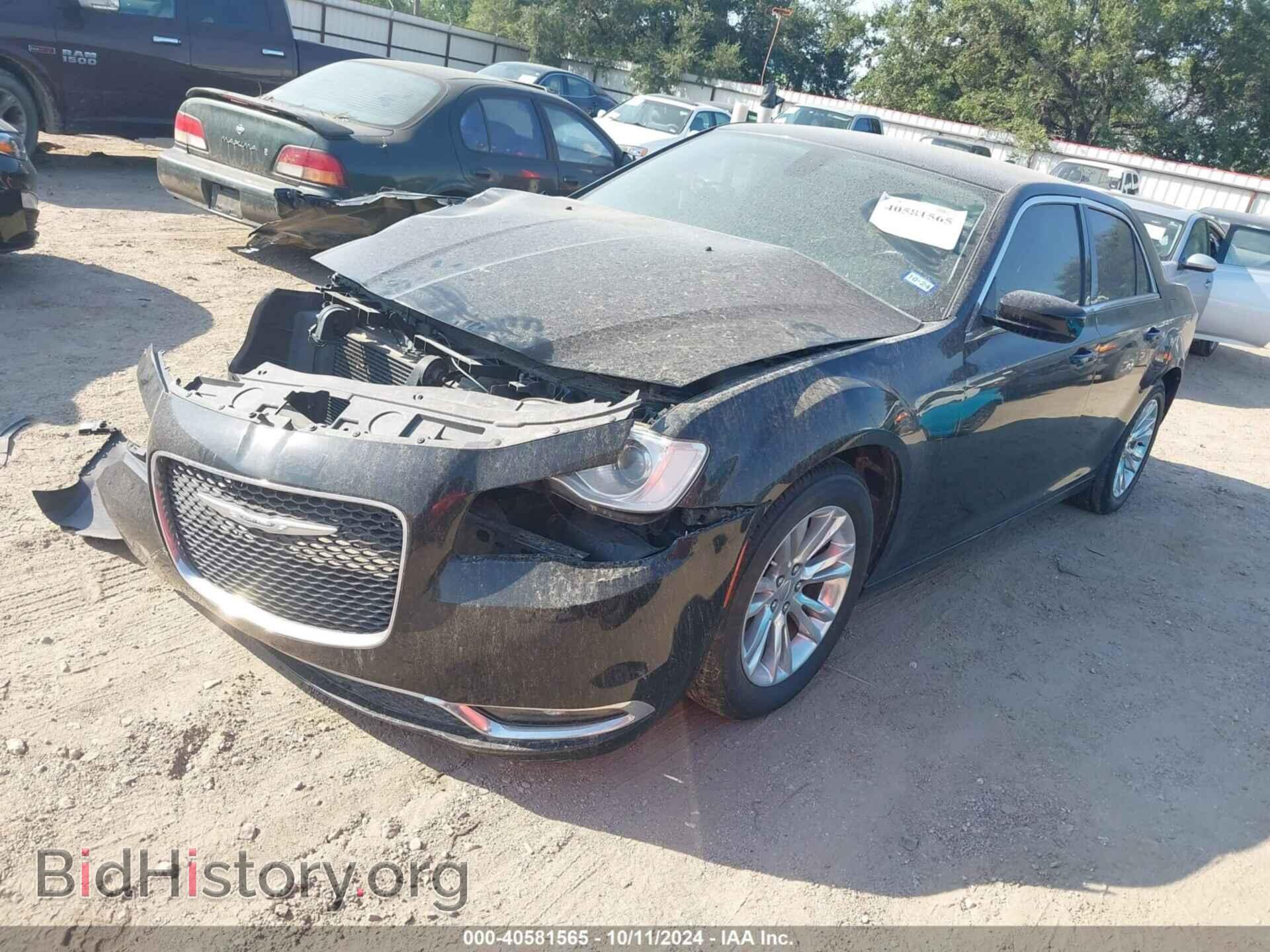 2019 CHRYSLER 300 - VIN: 2C3CCAAG0KH501141 - Фото 2