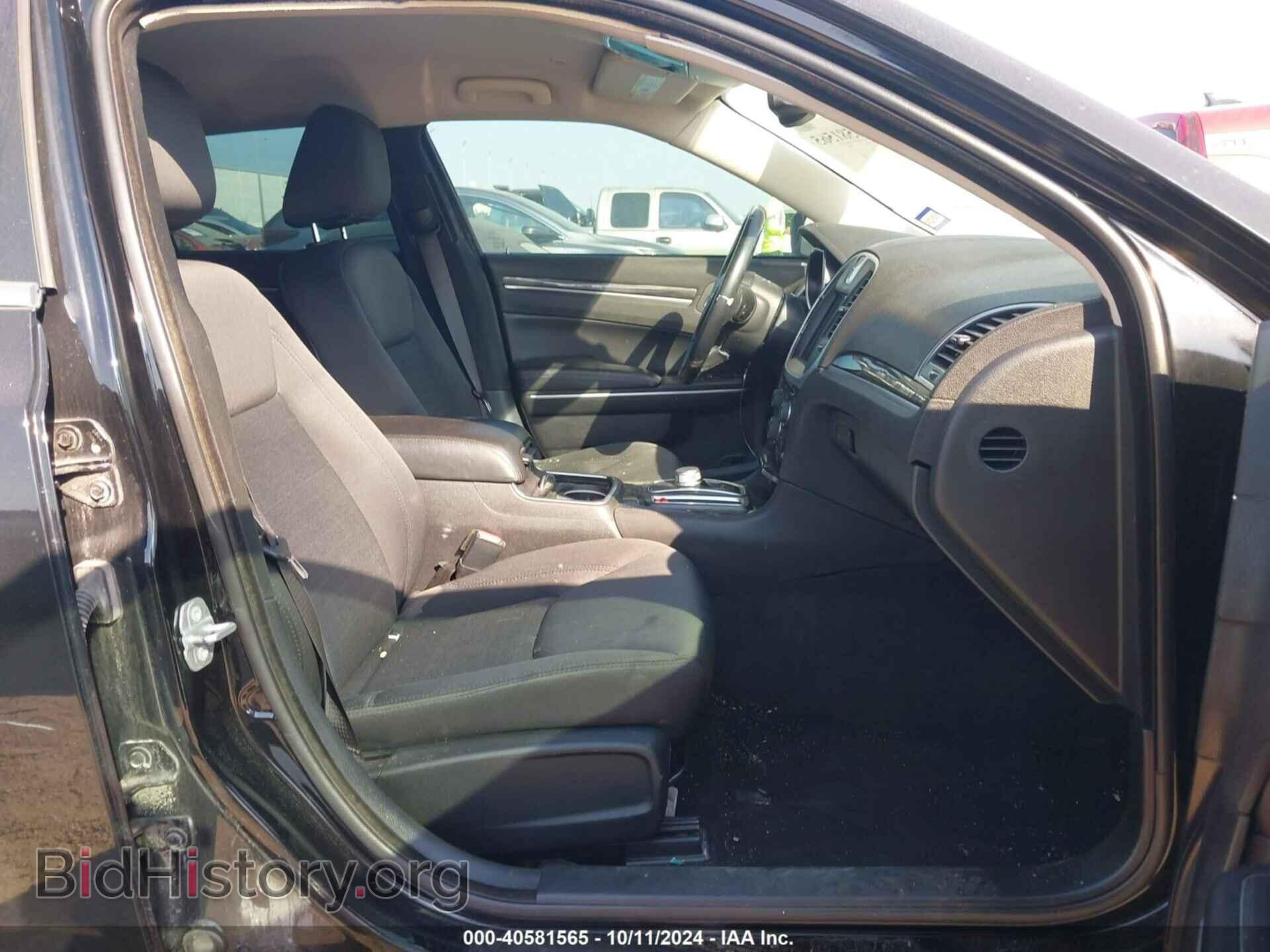 2019 CHRYSLER 300 - VIN: 2C3CCAAG0KH501141 - Фото 5