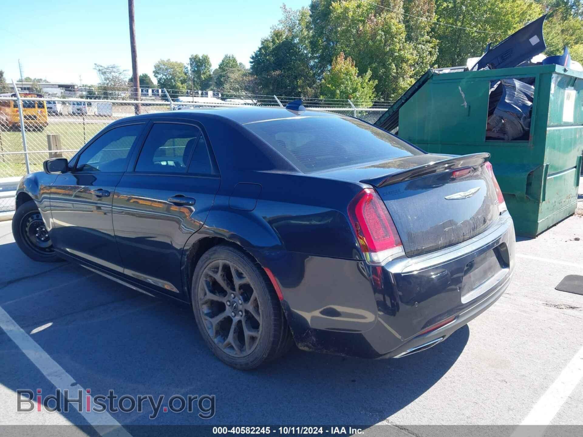 2018 CHRYSLER 300 - VIN: 2C3CCABG3JH266683 - Фото 3