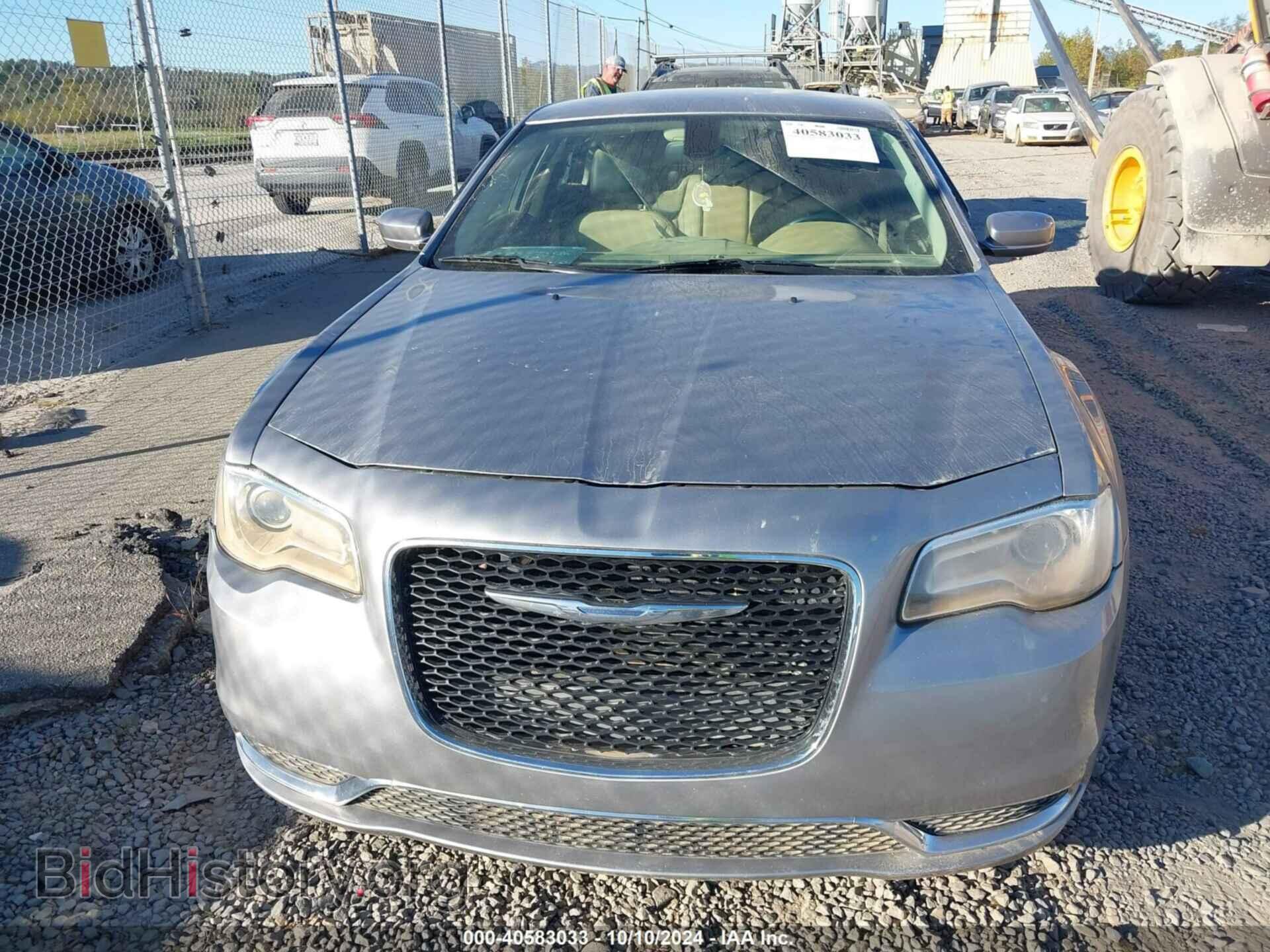 2016 CHRYSLER 300 - VIN: 2C3CCAAG0GH206659 - Фото 11
