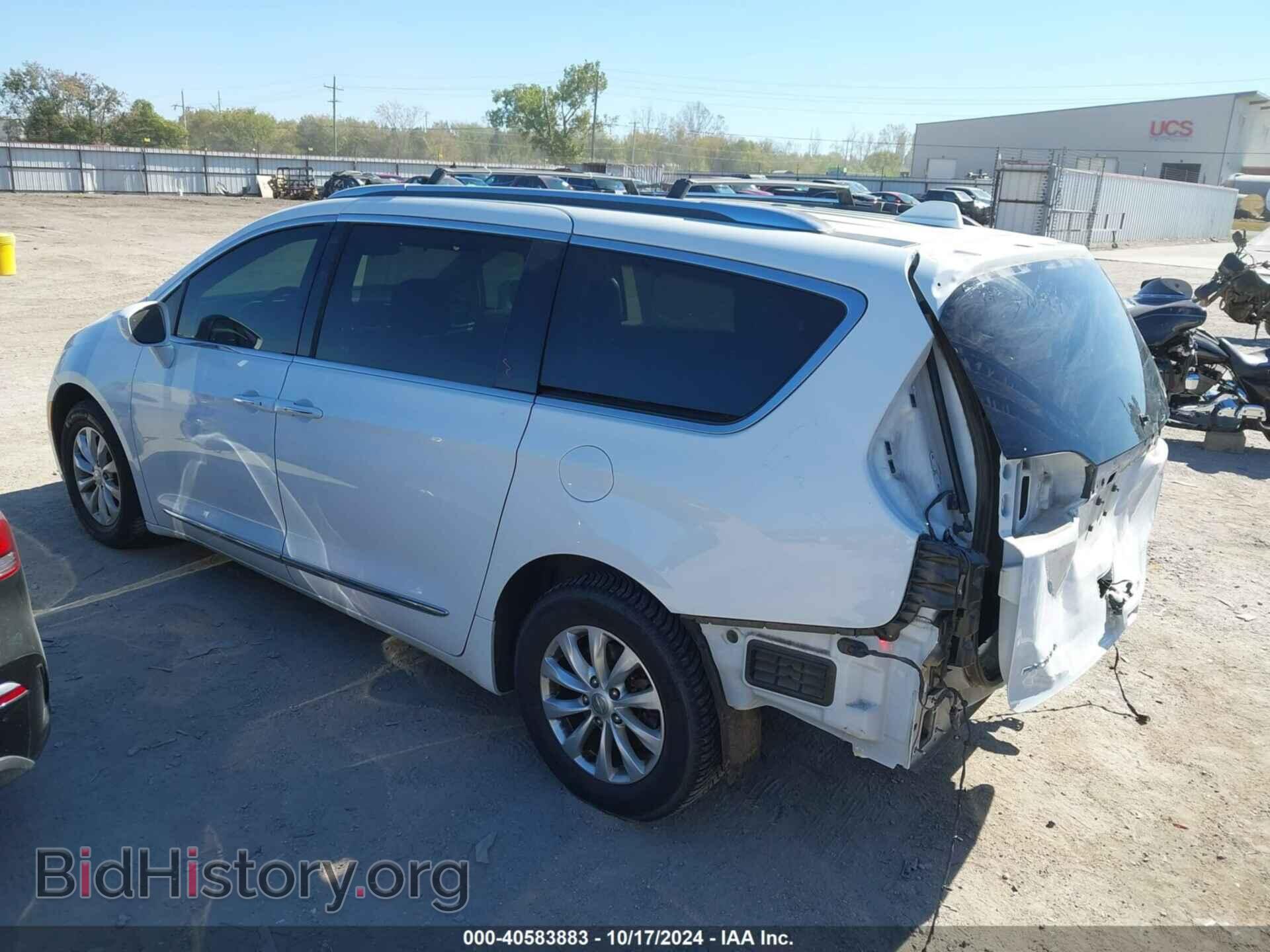 2018 CHRYSLER PACIFICA - VIN: 2C4RC1BG0JR163382 - Фото 3