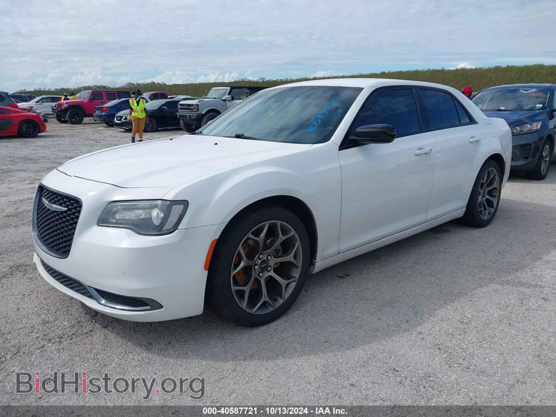 2018 CHRYSLER 300 - VIN: 2C3CCAAG3JH253806 - Фото 2