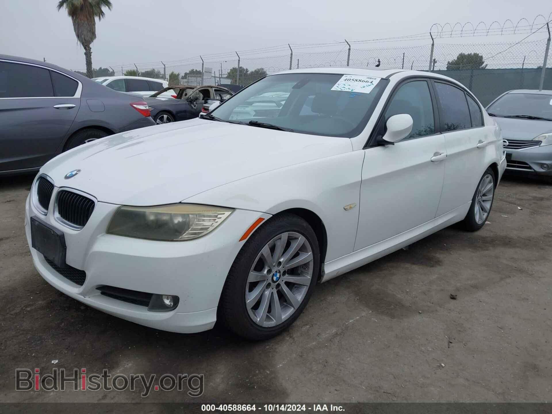 2011 BMW 328I - VIN: WBAPH5C5XBA445190 - Фото 2