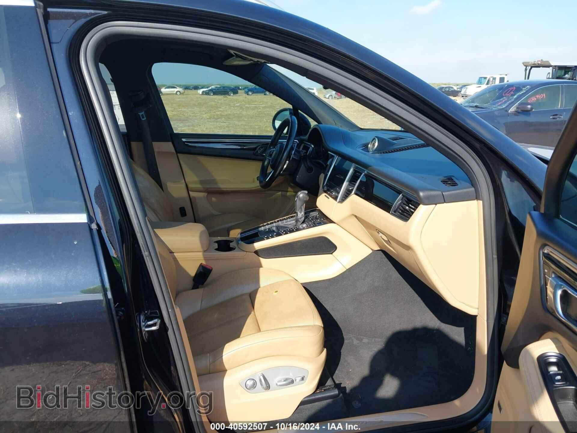 2017 PORSCHE MACAN - VIN: WP1AB2A52HLB12876 - Photo 5