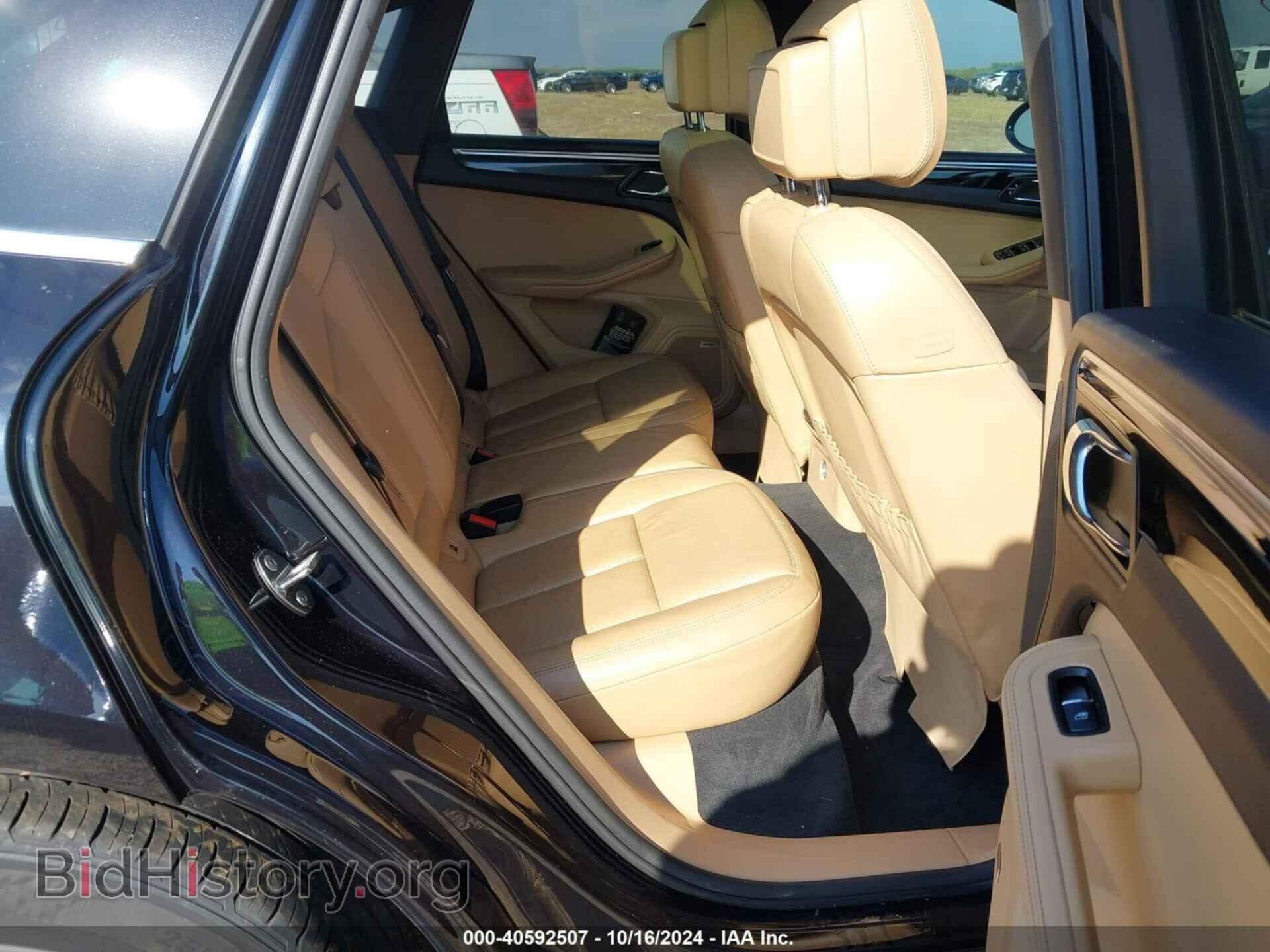2017 PORSCHE MACAN - VIN: WP1AB2A52HLB12876 - Photo 8