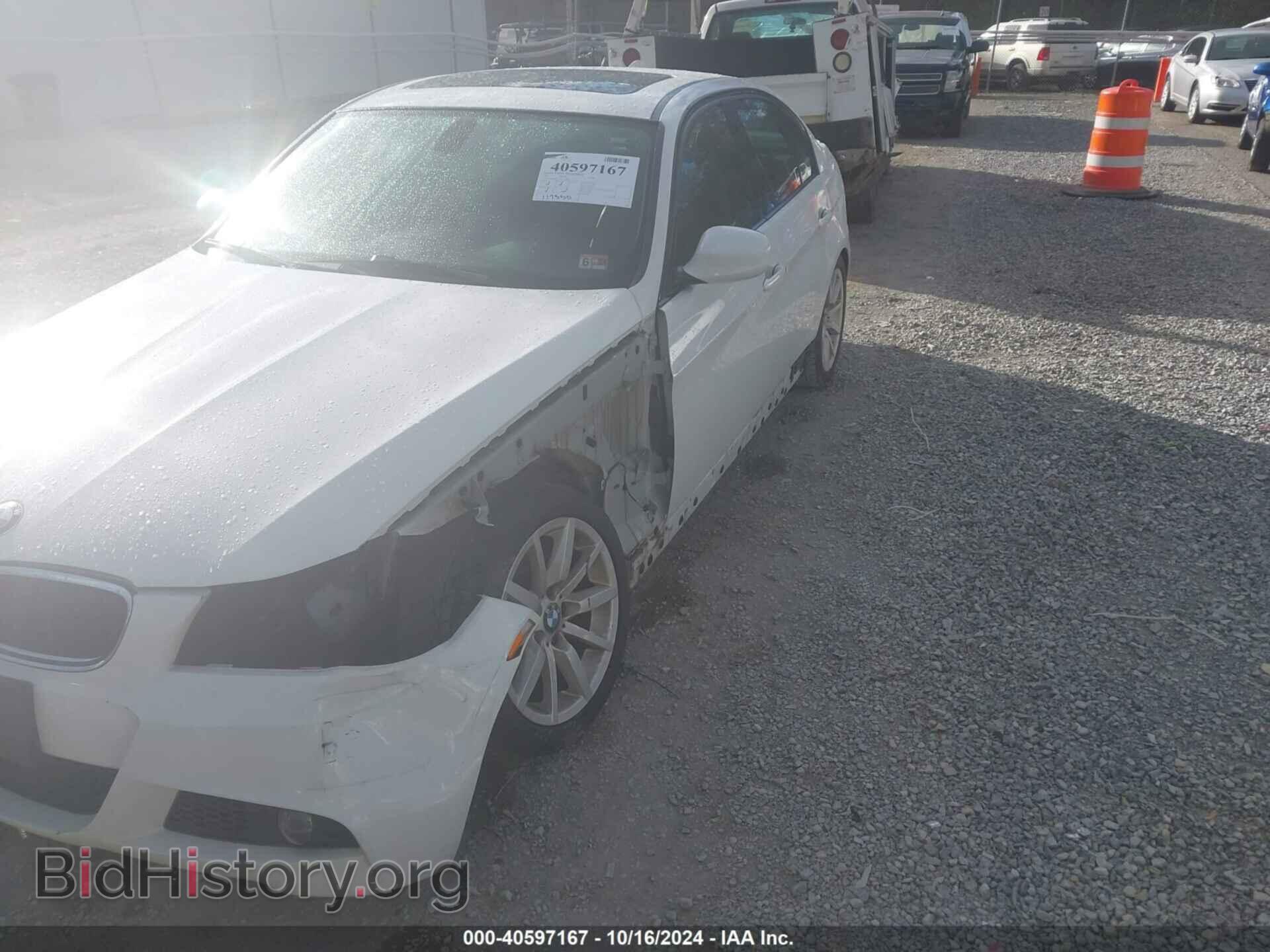 2011 BMW 328I - VIN: WBAPH7C59BE723615 - Фото 2