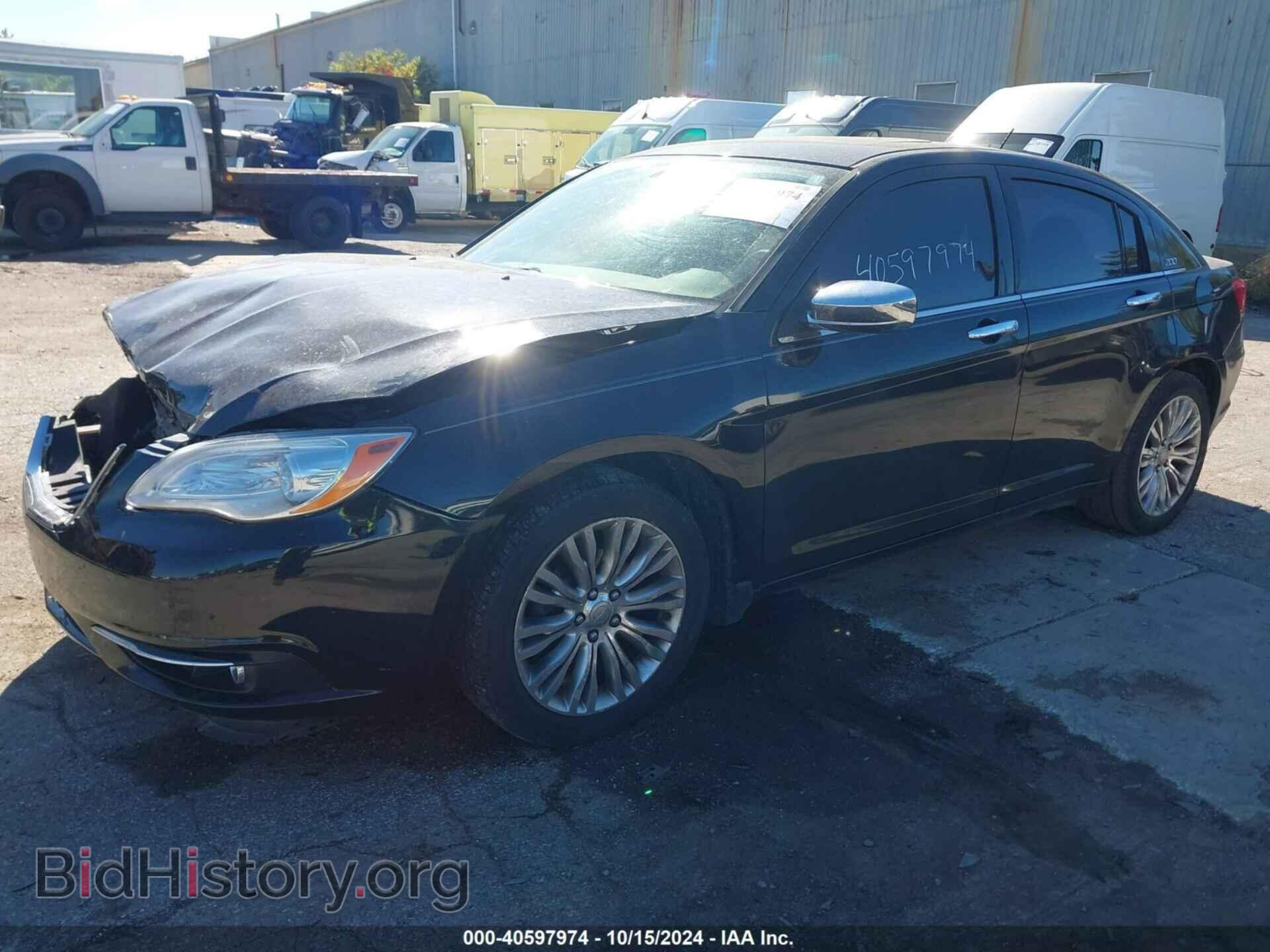 2011 CHRYSLER 200 - VIN: 1C3BC2FB1BN583175 - Фото 2