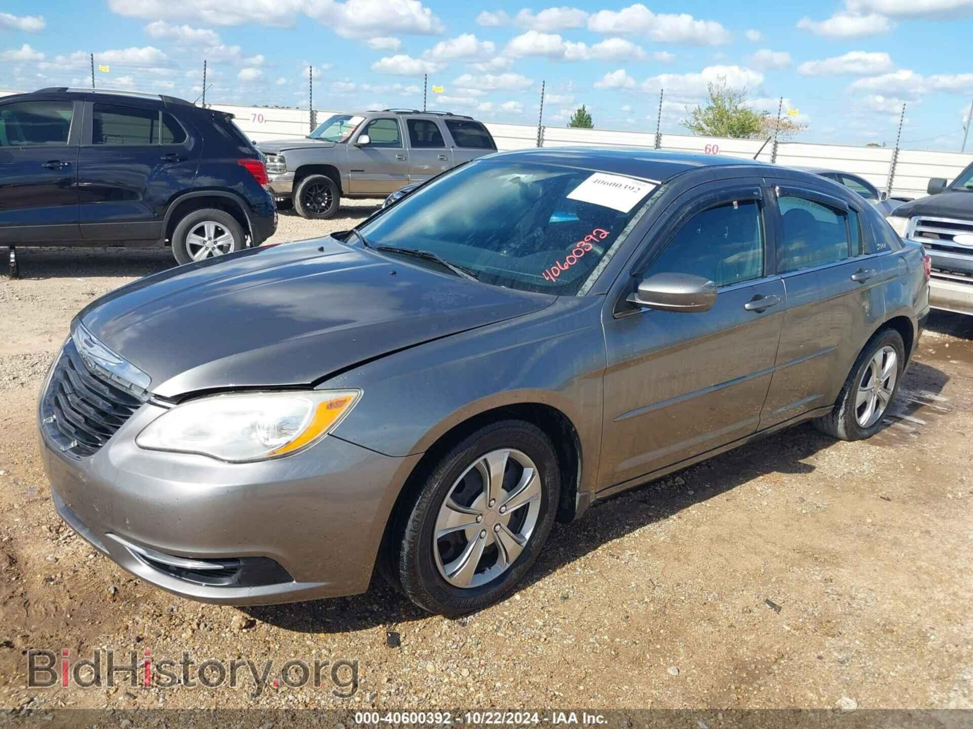 2012 CHRYSLER 200 - VIN: 1C3CCBAB5CN208497 - Фото 2