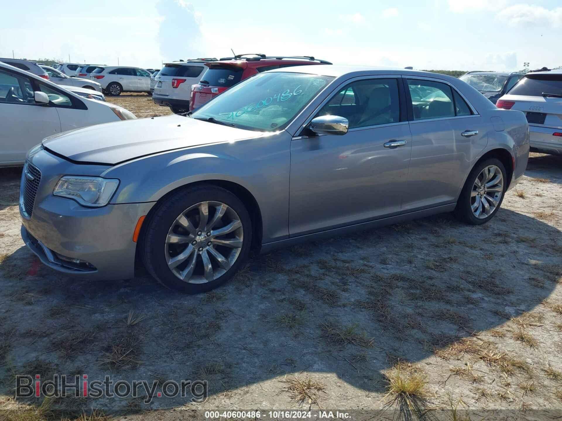 2018 CHRYSLER 300 - VIN: 2C3CCAEG4JH144264 - Фото 2