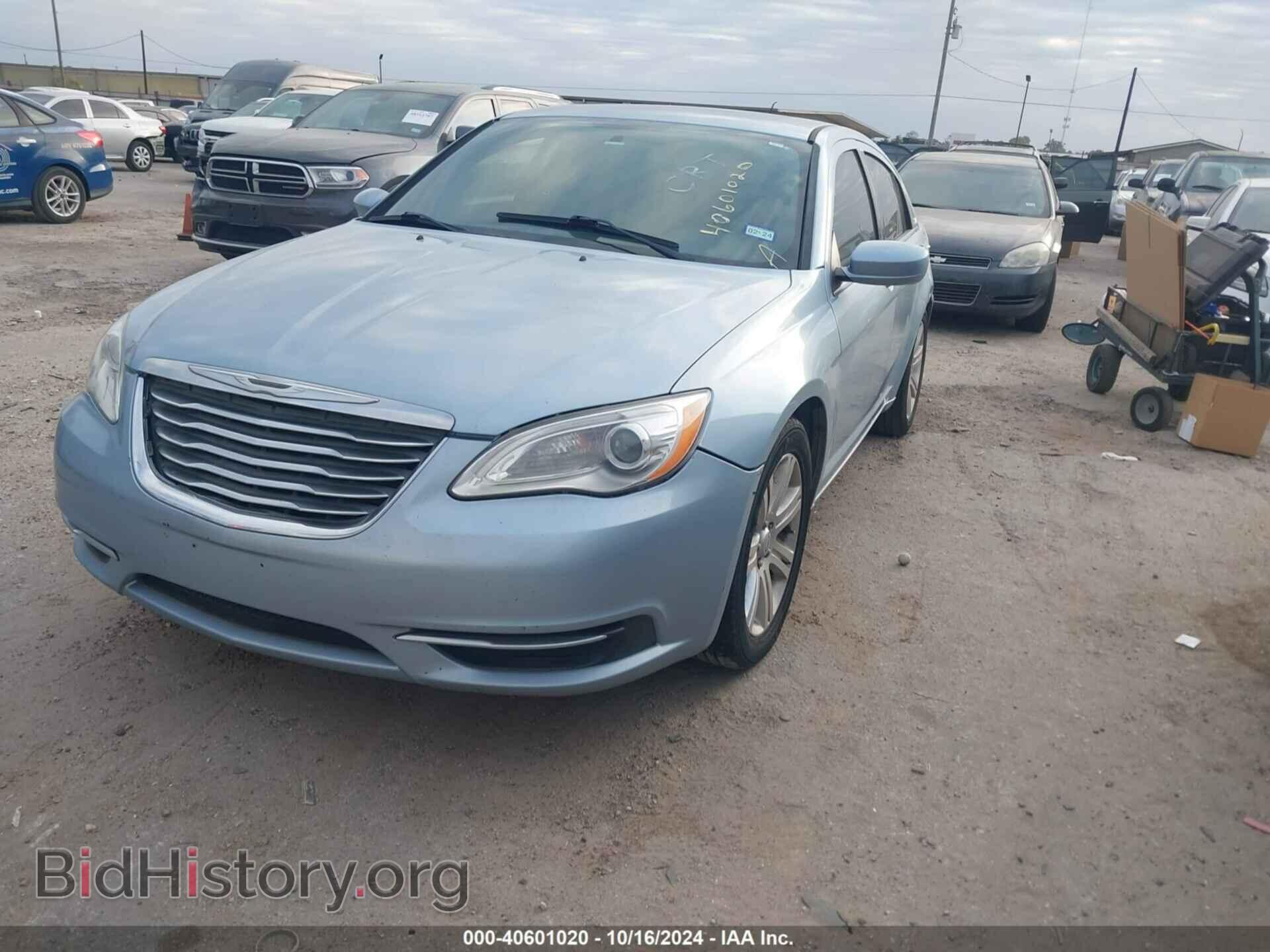 2014 CHRYSLER 200 - VIN: 1C3CCBBB2EN151323 - Фото 2
