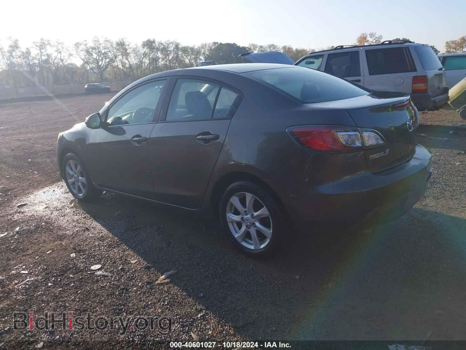 2011 MAZDA MAZDA3 - VIN: JM1BL1VG1B1373282 - Фото 3