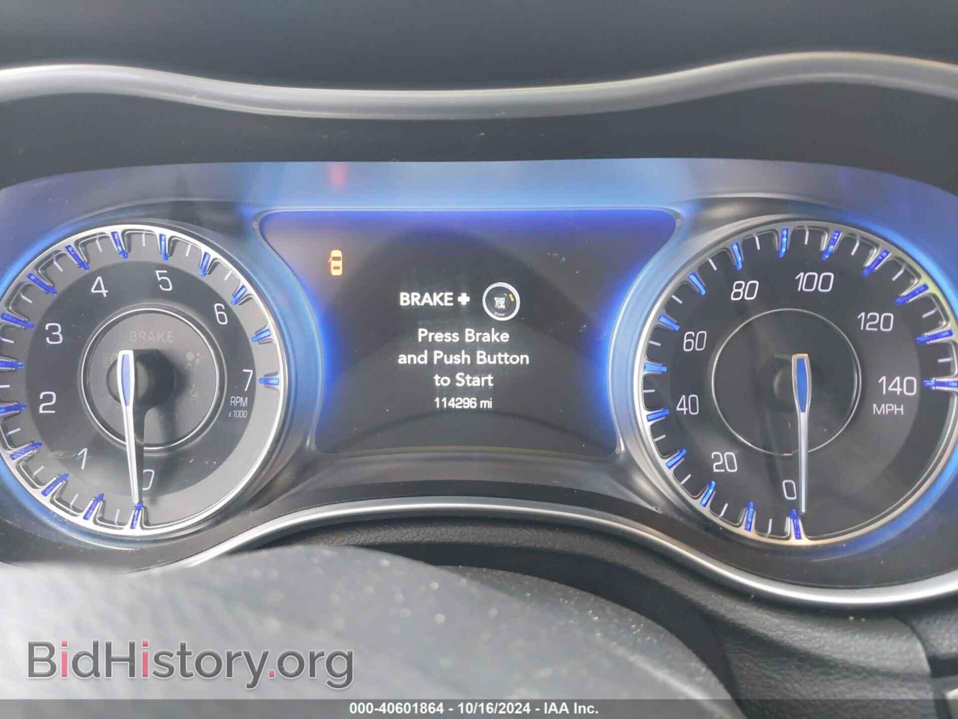 2016 CHRYSLER 300C - VIN: 2C3CCAKG1GH111395 - Фото 7