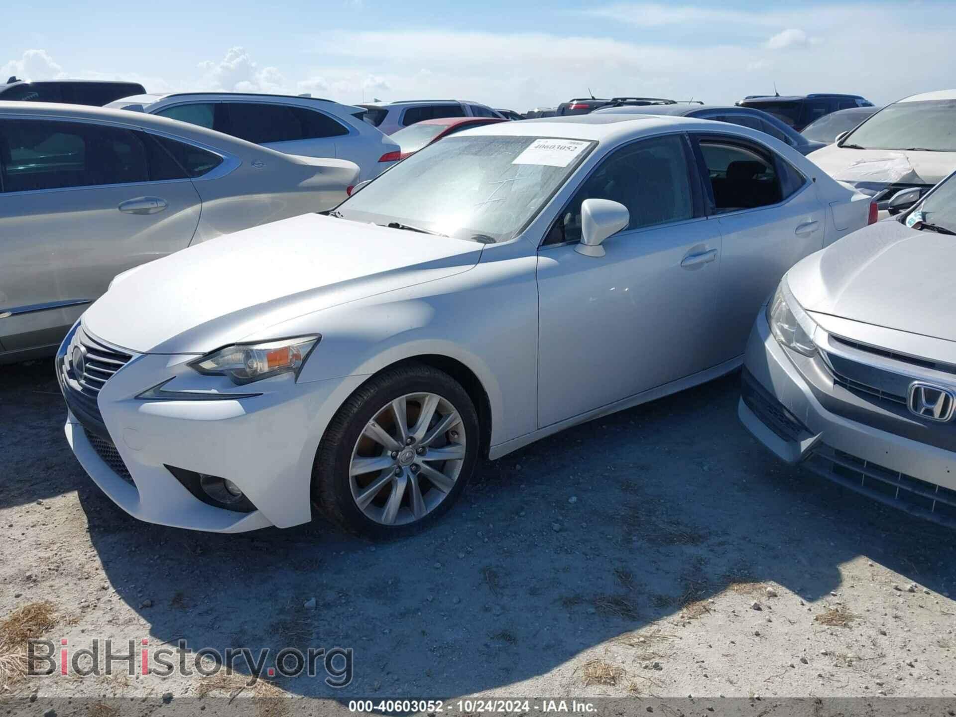 2016 LEXUS IS 200T - VIN: JTHBA1D28G5021312 - Фото 2