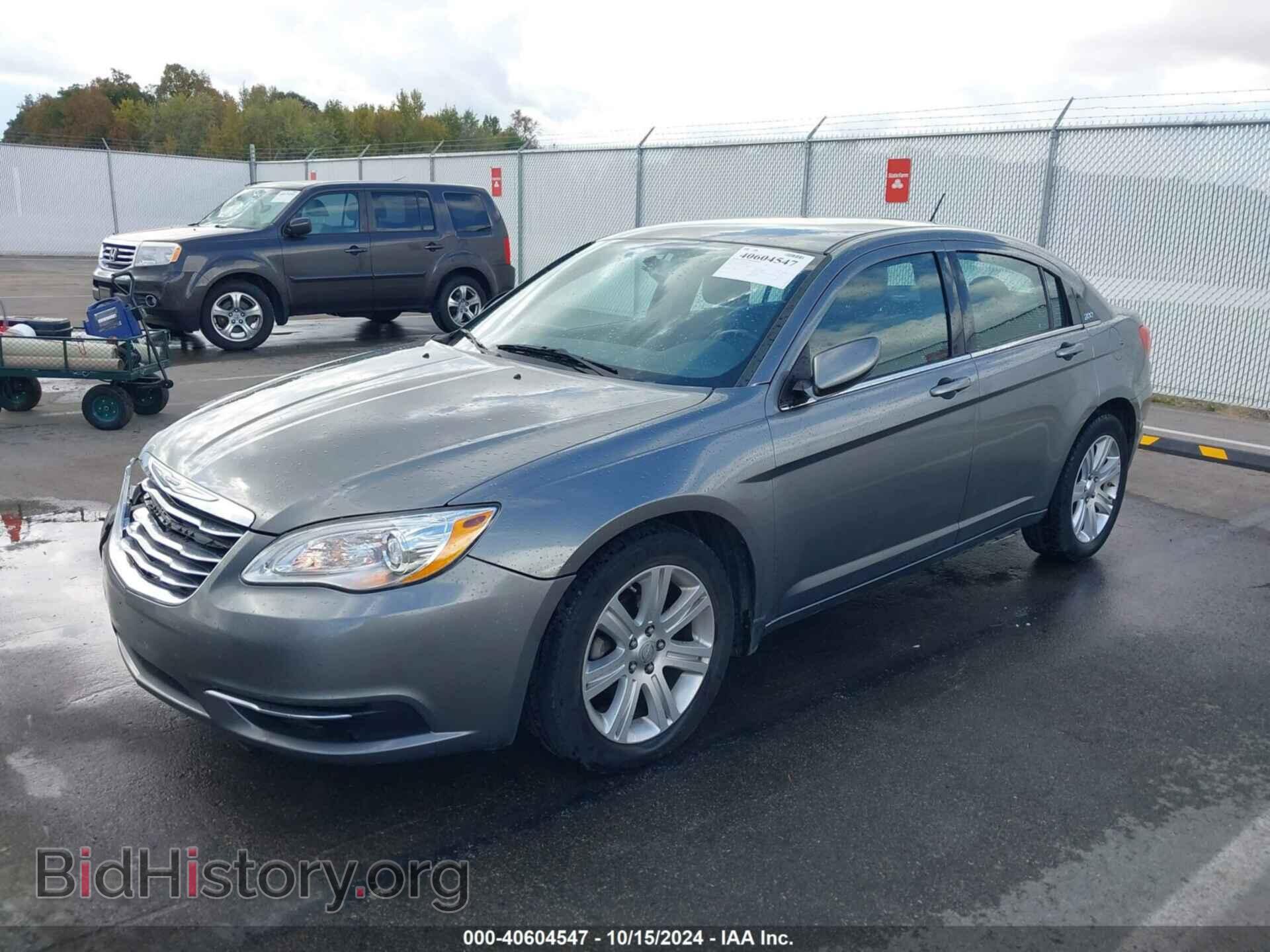 2012 CHRYSLER 200 - VIN: 1C3CCBBB3CN140585 - Фото 2