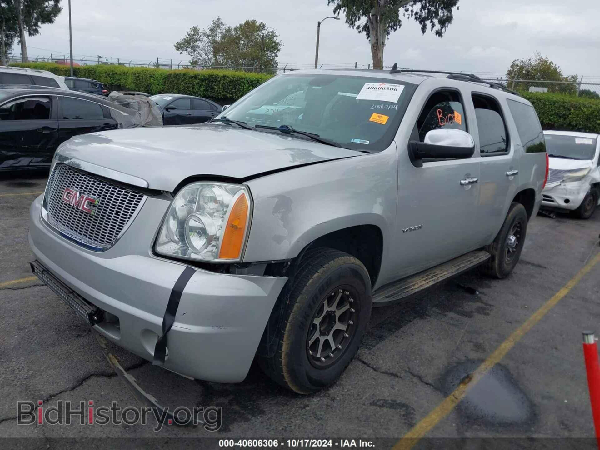2011 GMC YUKON - VIN: 1GKS1CE08BR126142 - Фото 2