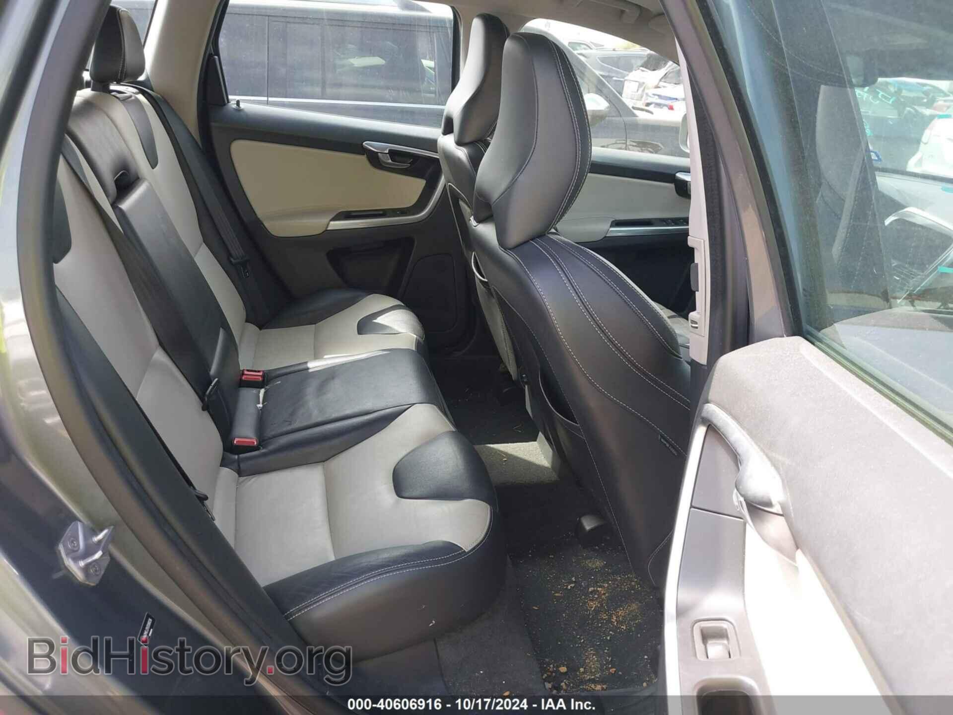 2017 VOLVO XC60 - VIN: YV440MDJ2H2098036 - Фото 8