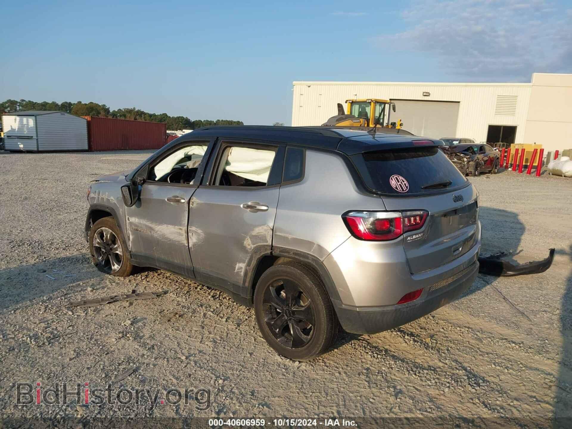 2018 JEEP COMPASS - VIN: 3C4NJCBB3JT305029 - Фото 3