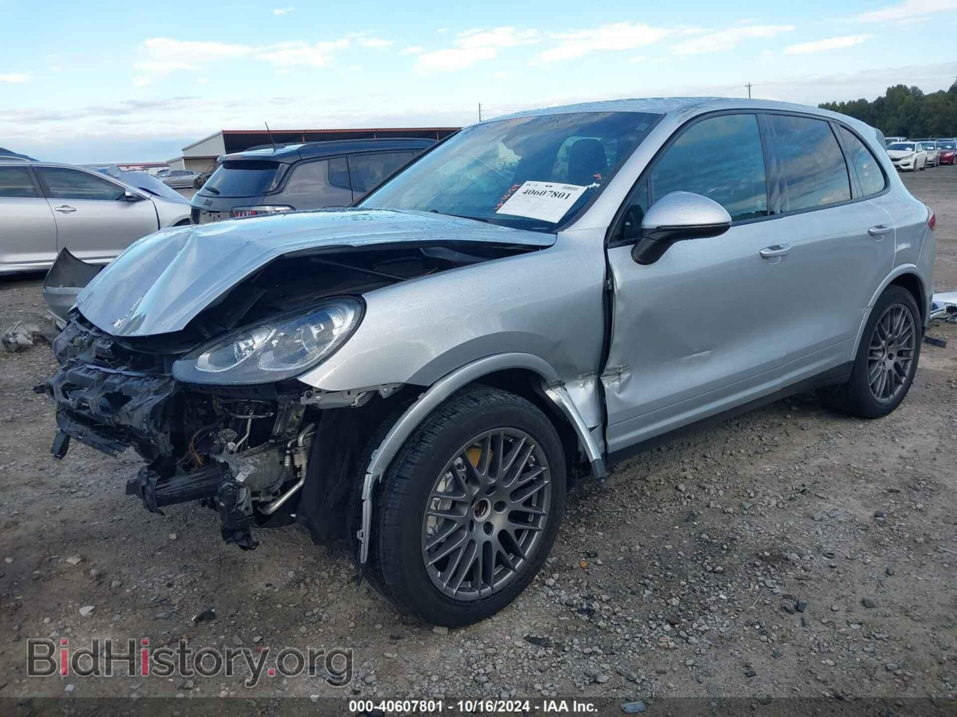 2017 PORSCHE CAYENNE - VIN: WP1AA2A20HKA92089 - Фото 2