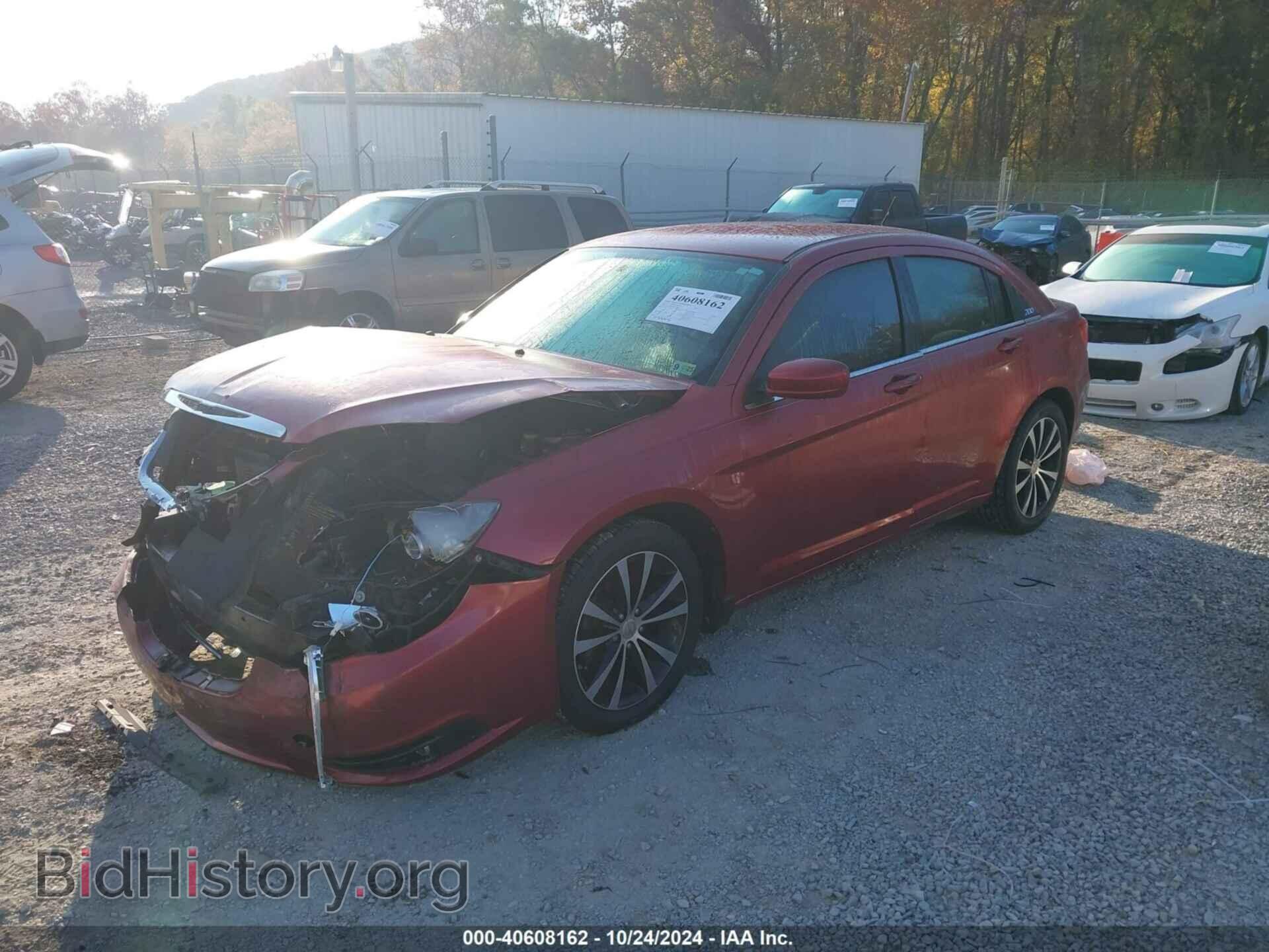 2013 CHRYSLER 200 - VIN: 1C3CCBBG2DN746893 - Фото 2