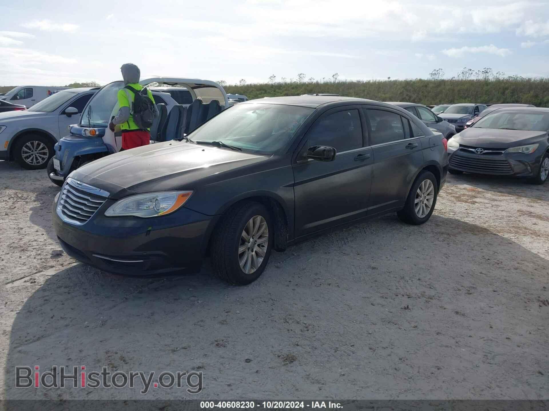 2011 CHRYSLER 200 - VIN: 1C3BC1FB2BN604156 - Фото 2