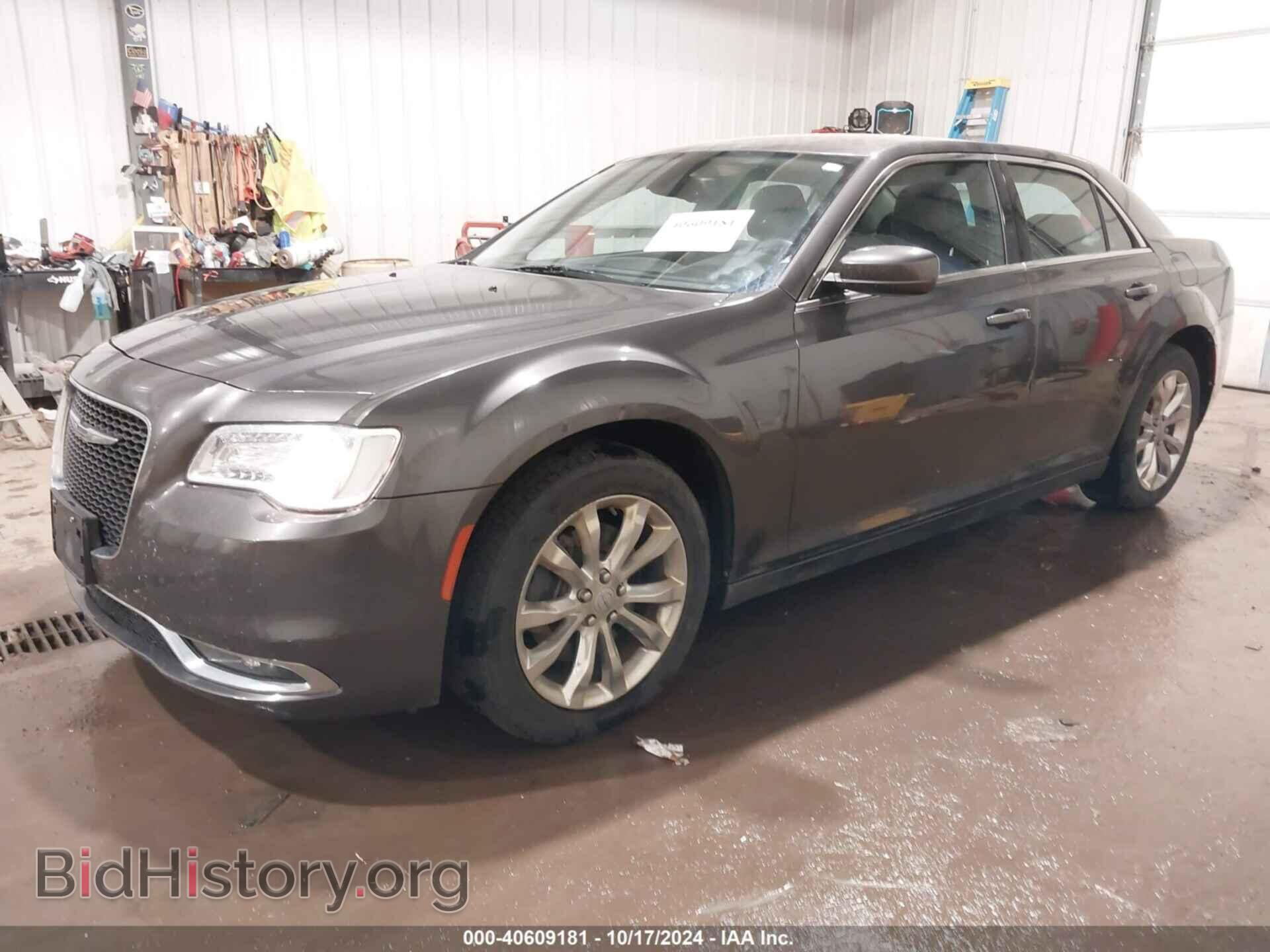 2015 CHRYSLER 300 - VIN: 2C3CCARG8FH757120 - Фото 2