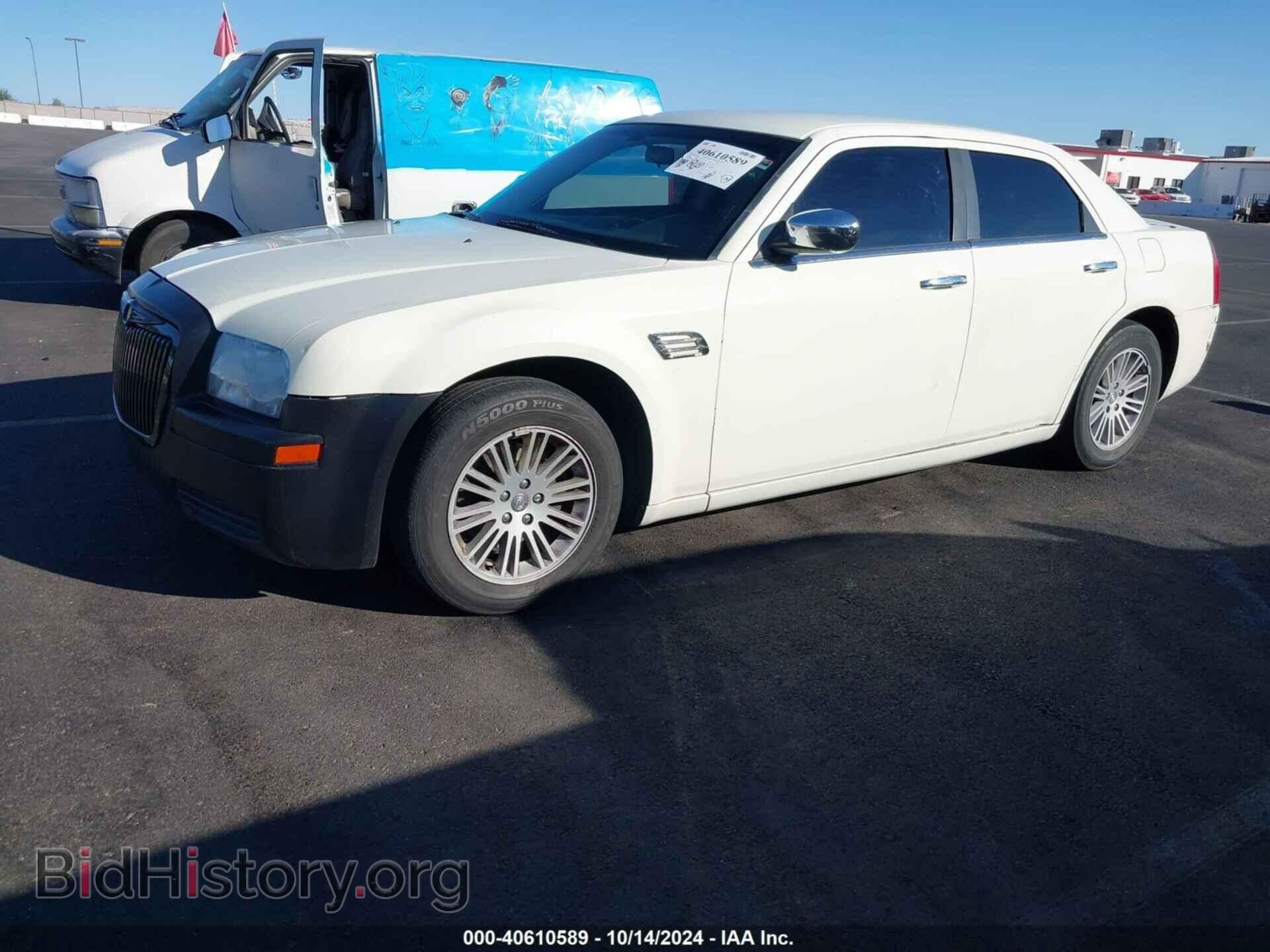 2010 CHRYSLER 300 - VIN: 2C3CA4CDXAH162090 - Фото 2
