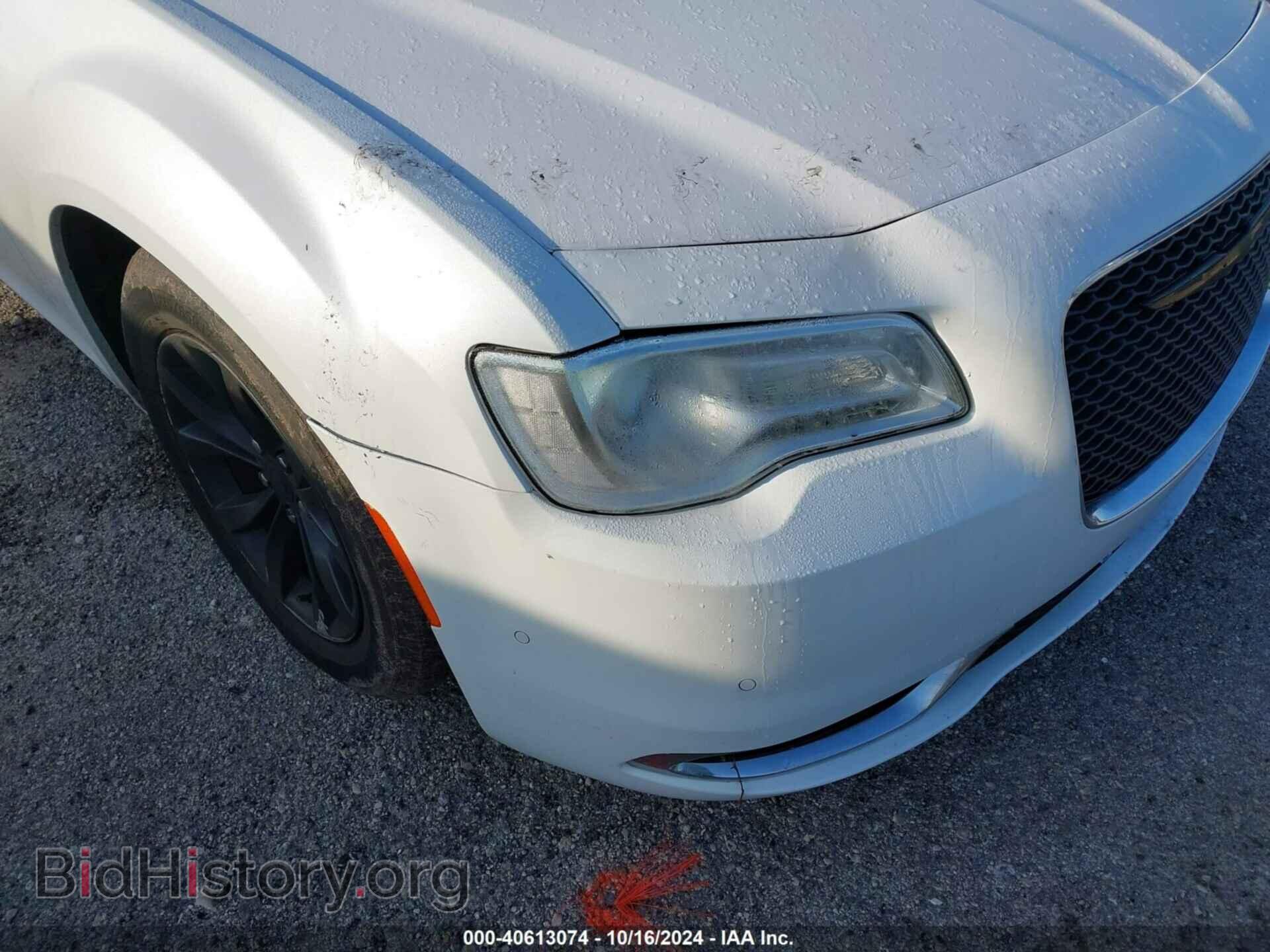2016 CHRYSLER 300 - VIN: 2C3CCAAG0GH152036 - Фото 17