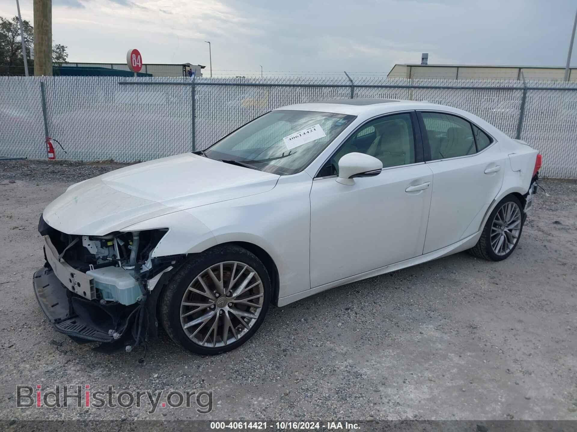 2016 LEXUS IS 200T - VIN: JTHBA1D2XG5030027 - Фото 2