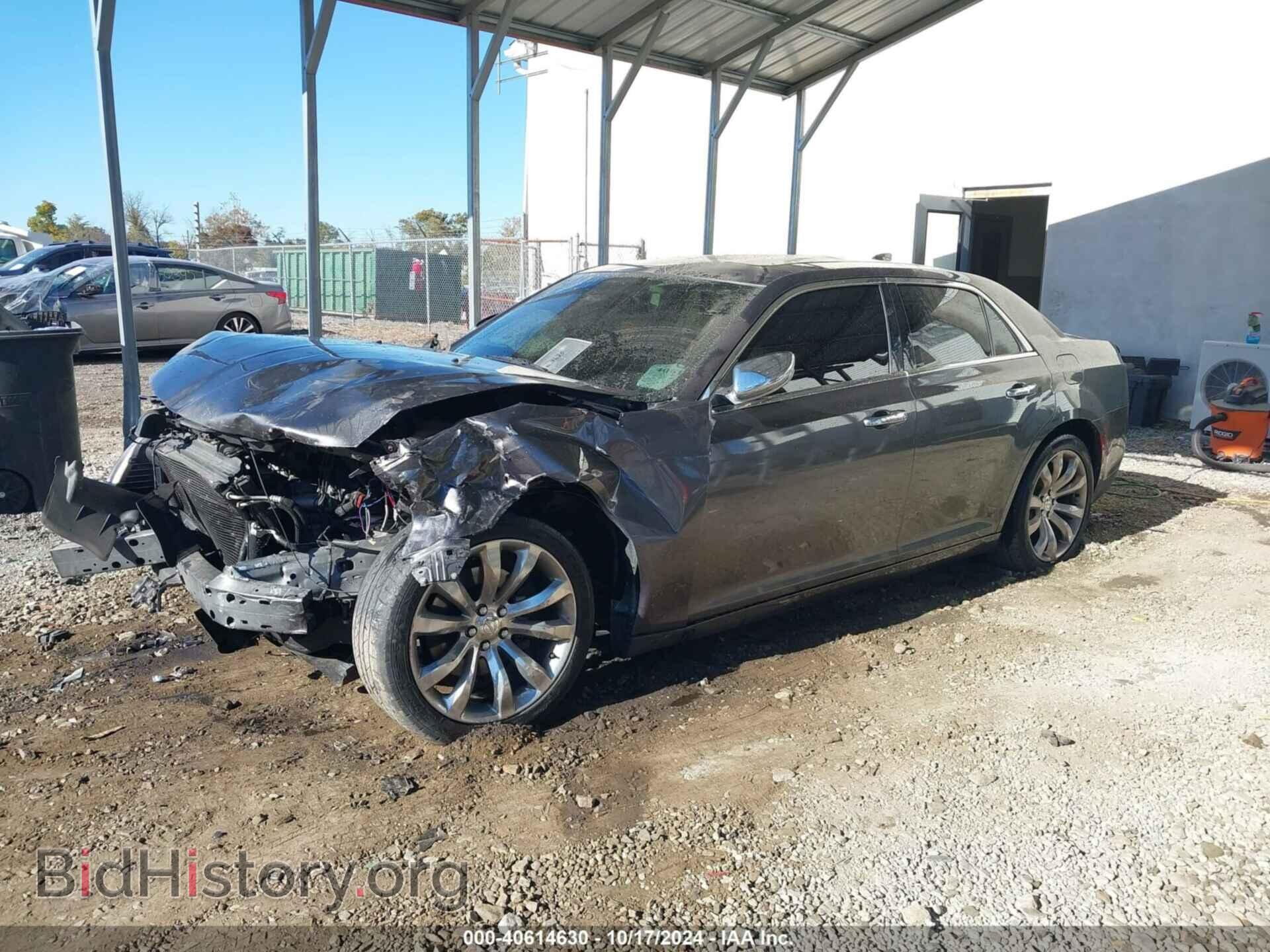 2016 CHRYSLER 300C - VIN: 2C3CCAET4GH359357 - Фото 2