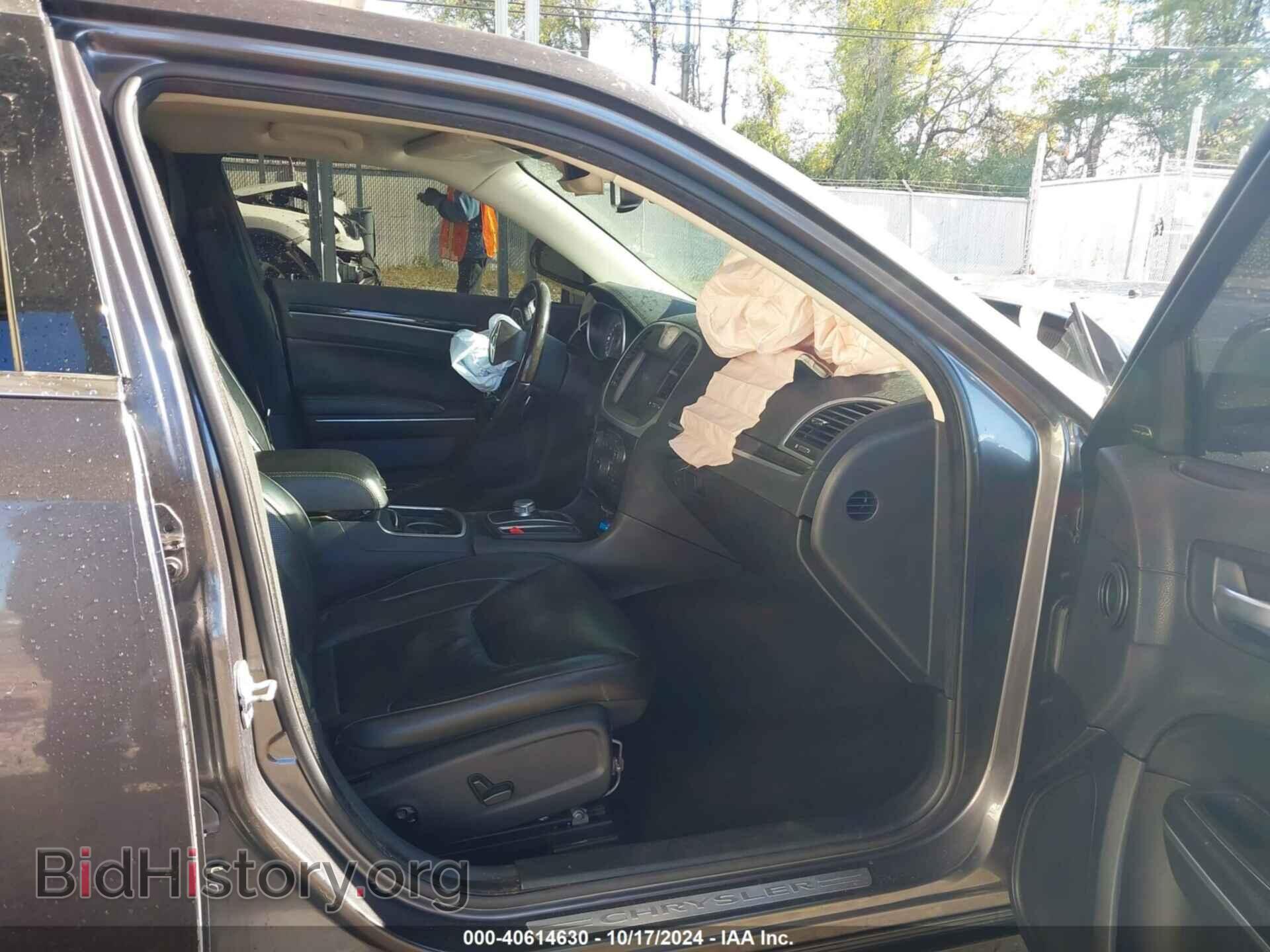2016 CHRYSLER 300C - VIN: 2C3CCAET4GH359357 - Фото 5