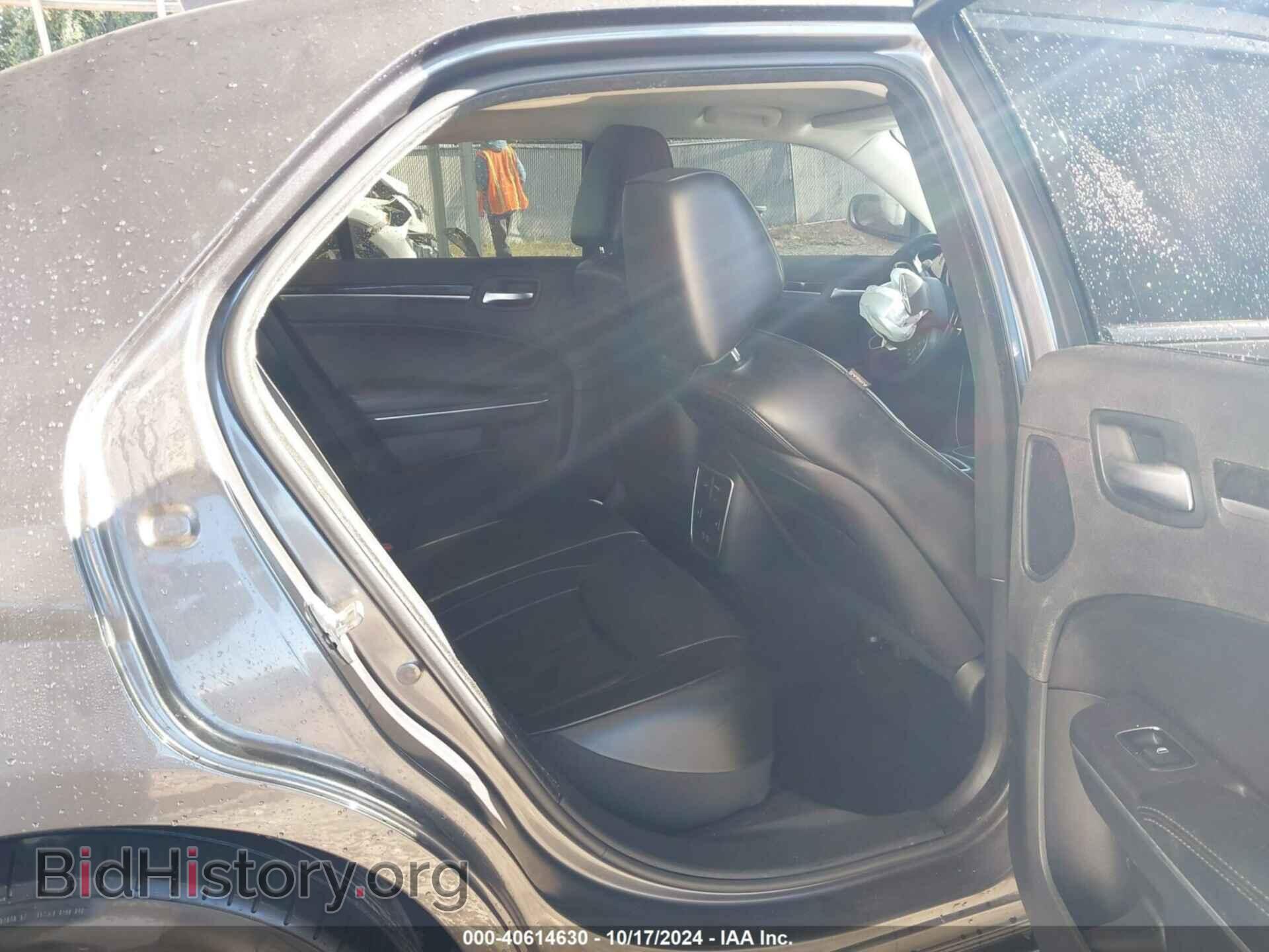 2016 CHRYSLER 300C - VIN: 2C3CCAET4GH359357 - Фото 8