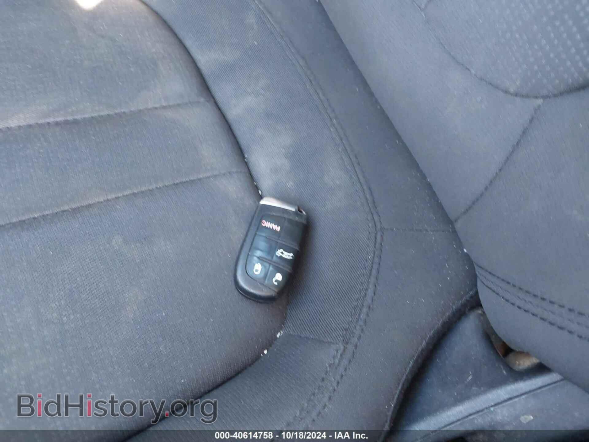 2016 CHRYSLER 200 - VIN: 1C3CCCAB7GN160495 - Фото 11
