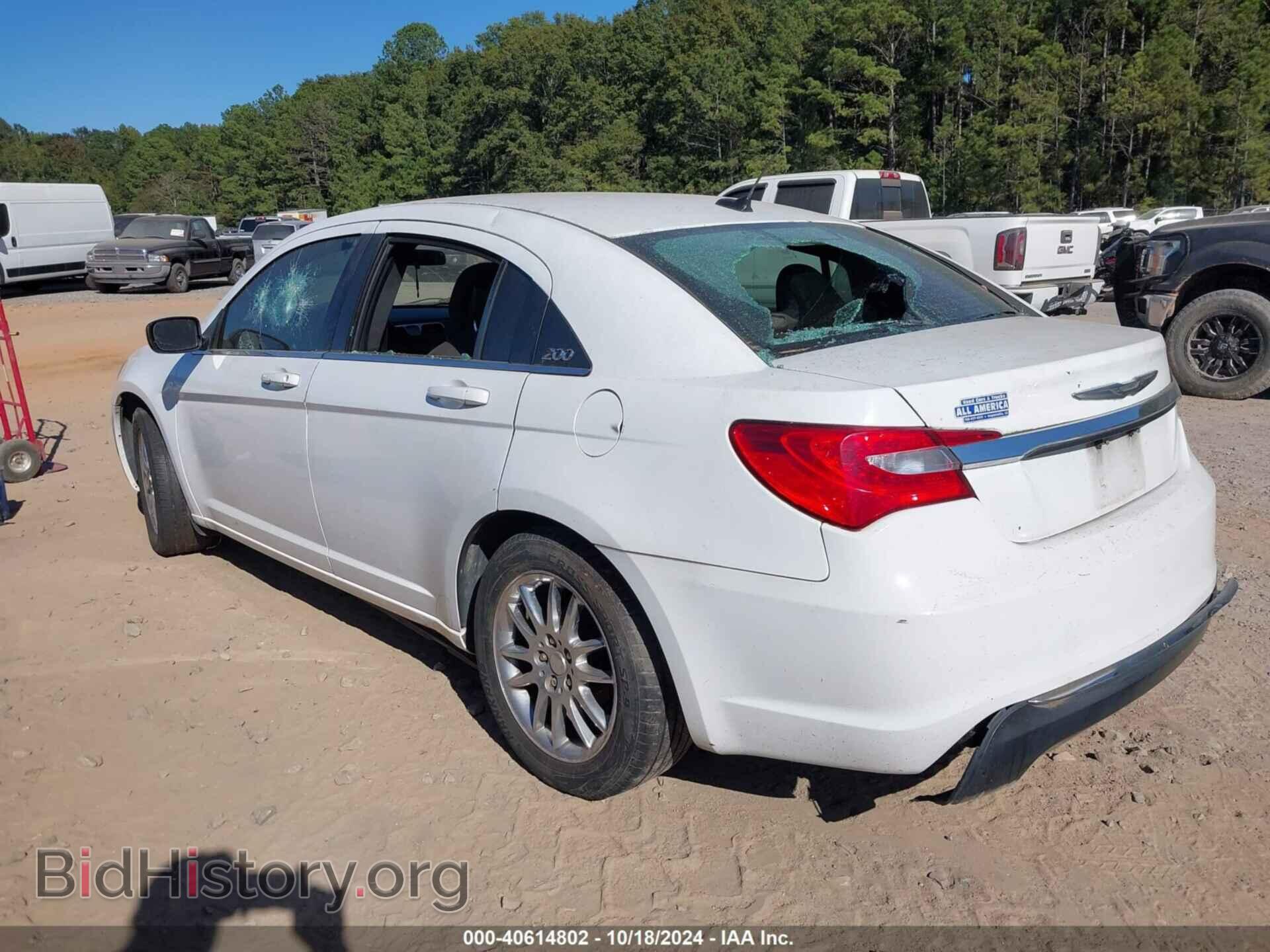 2011 CHRYSLER 200 - VIN: 1C3BC4FB0BN562717 - Фото 3