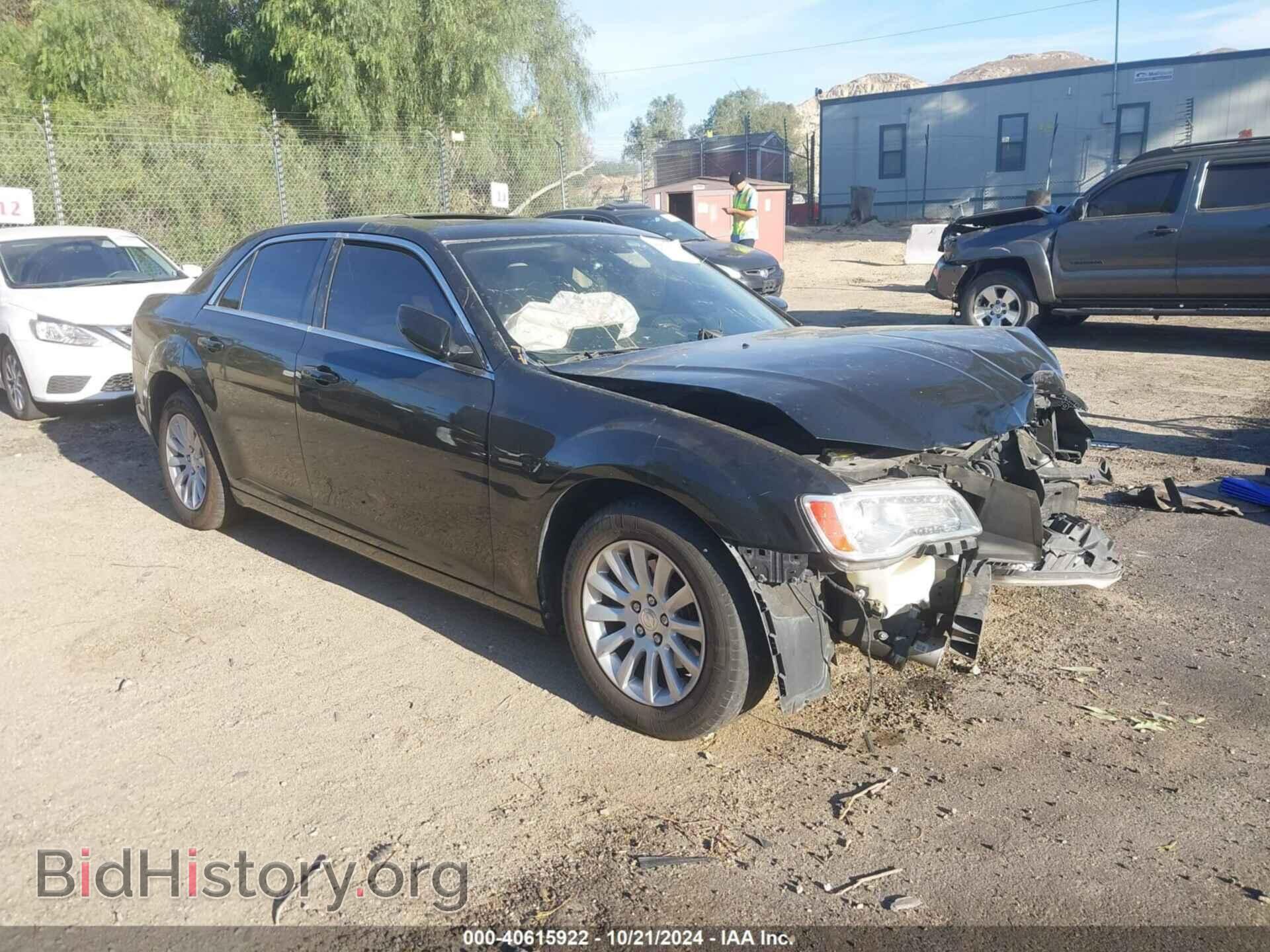 Фотография 2C3CCAAG3DH515537 - CHRYSLER 300 2013