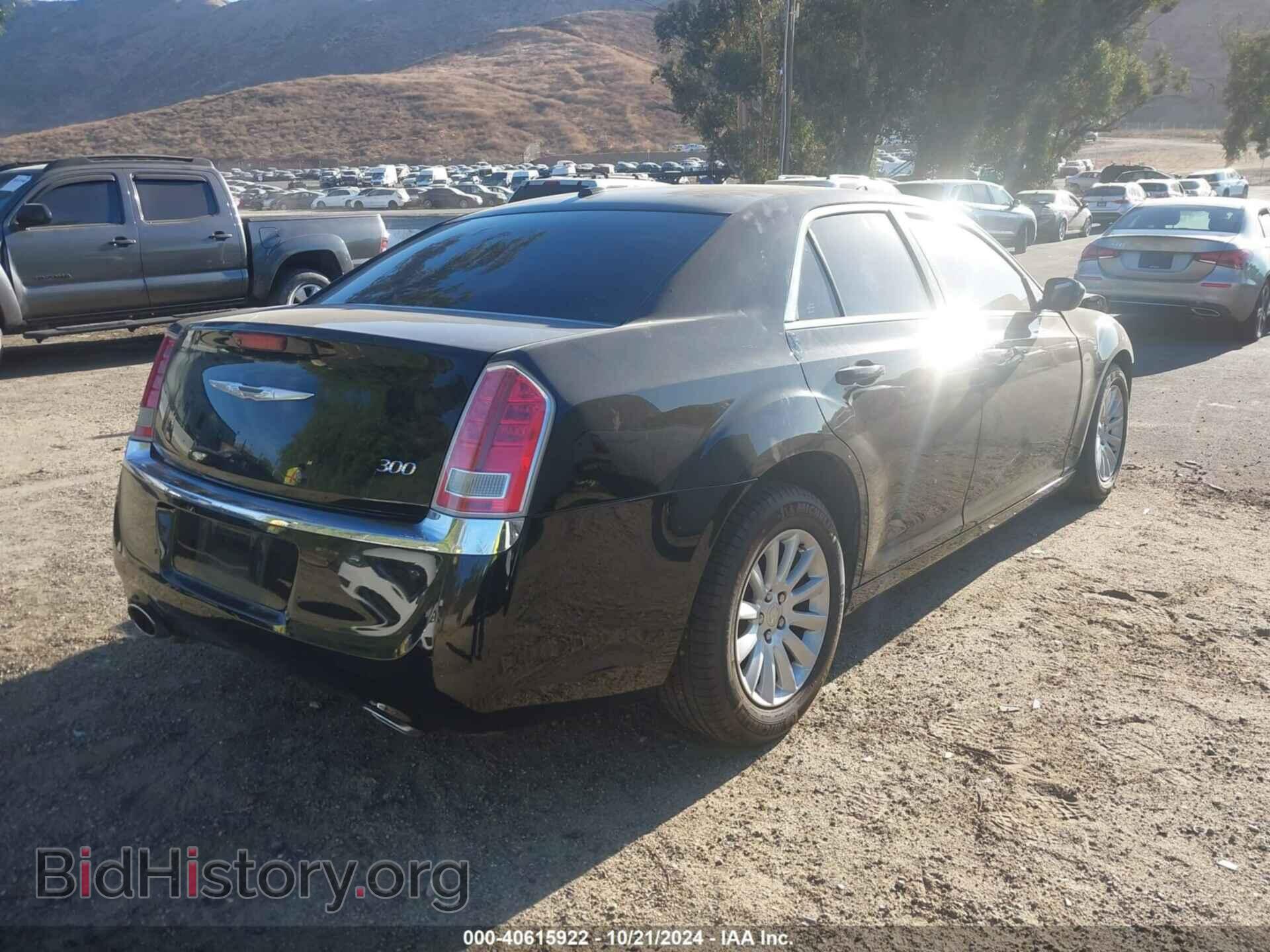 2013 CHRYSLER 300 - VIN: 2C3CCAAG3DH515537 - Фото 4