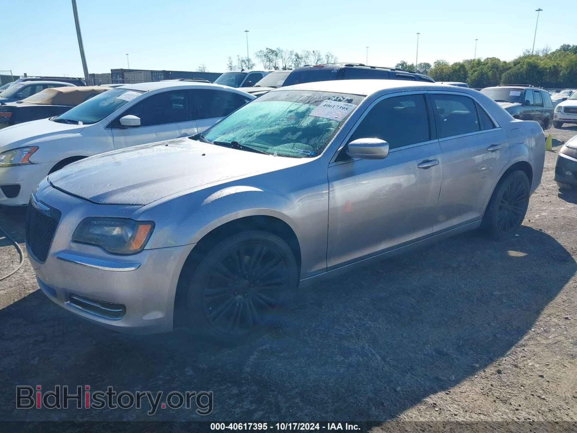 2013 CHRYSLER 300 - VIN: 2C3CCAGTXDH739523 - Фото 2