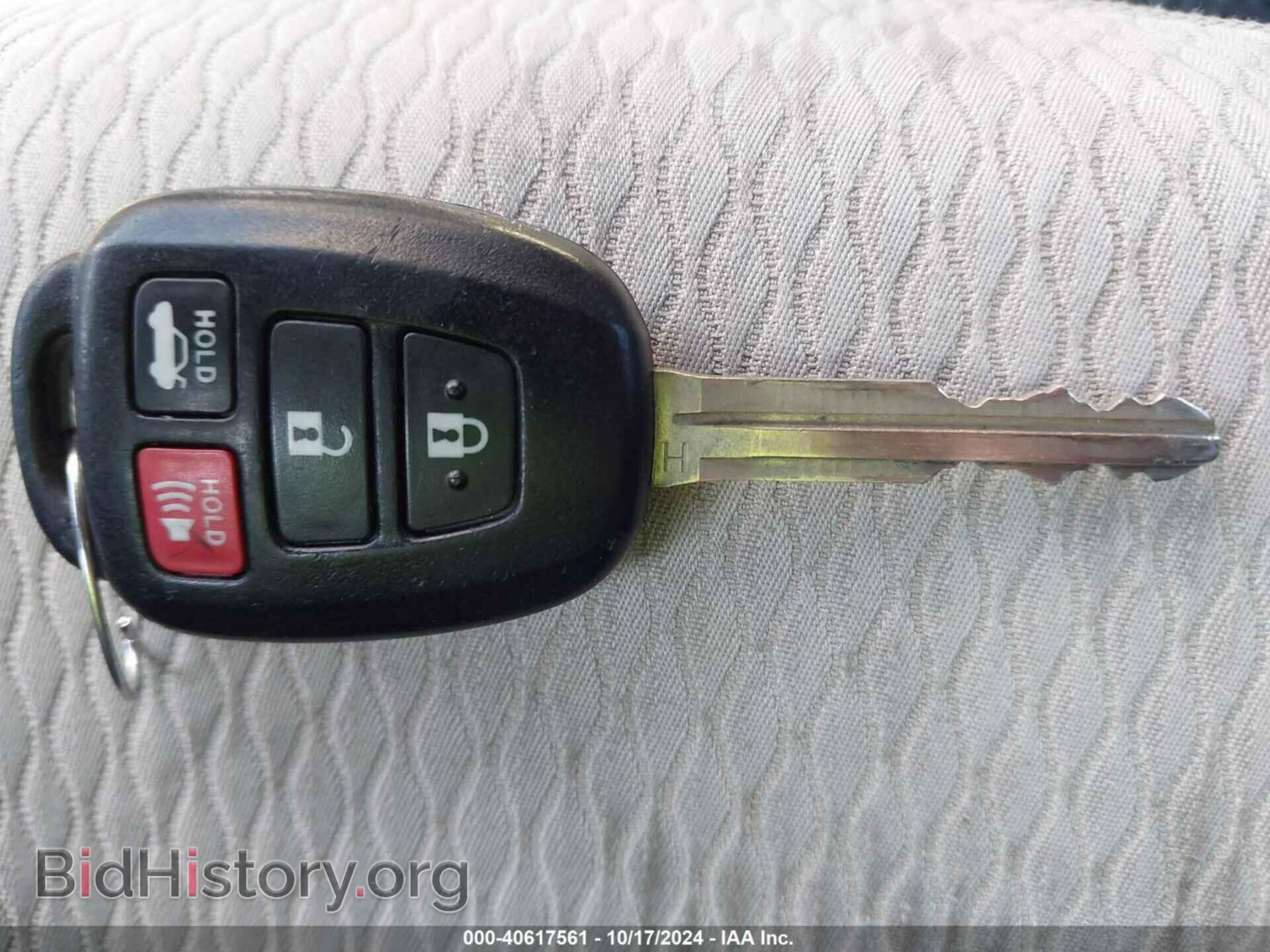 2016 TOYOTA COROLLA - VIN: 5YFBURHE9GP371465 - Фото 11