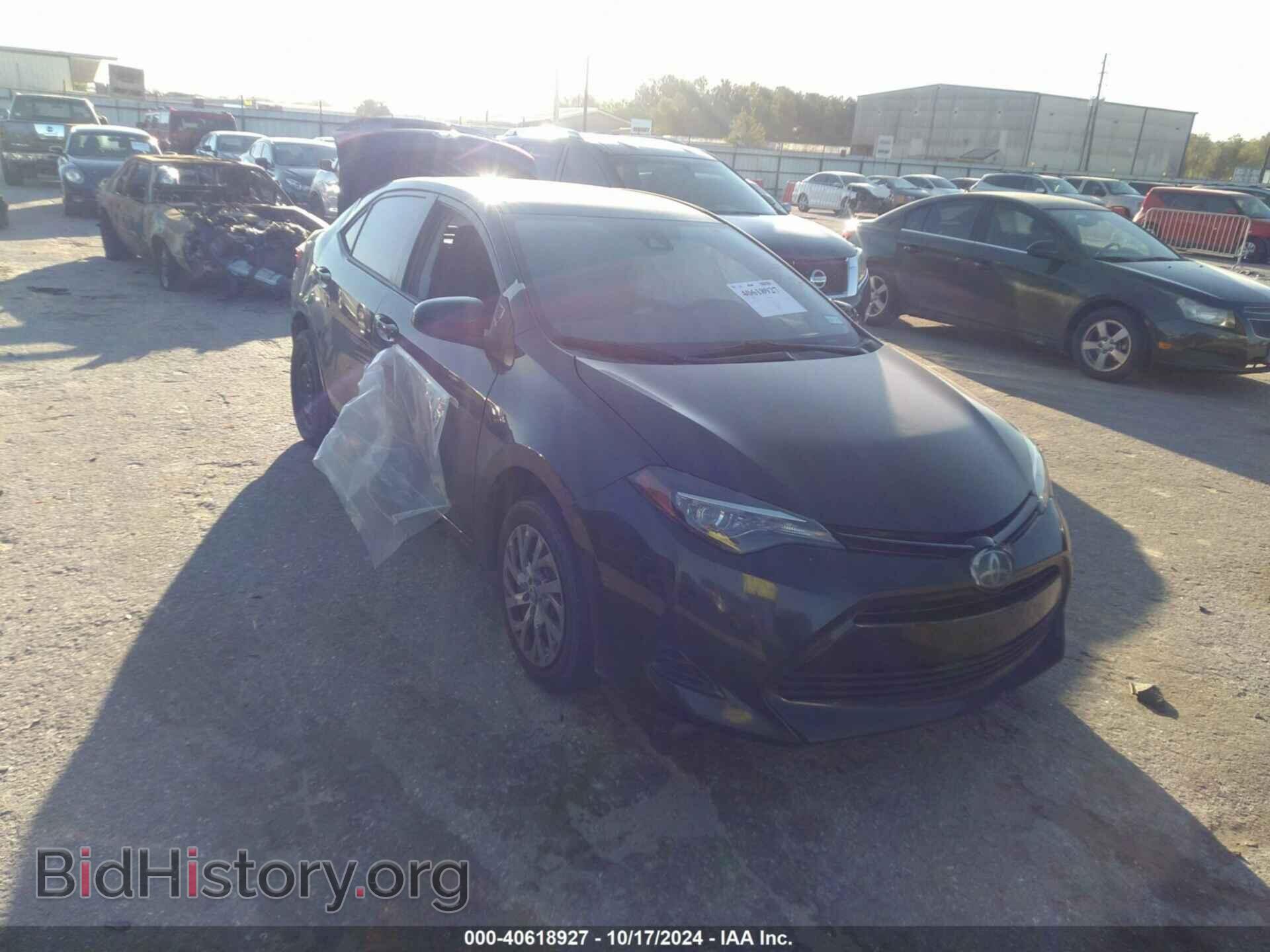 Photo 5YFBURHE4JP804729 - TOYOTA COROLLA 2018