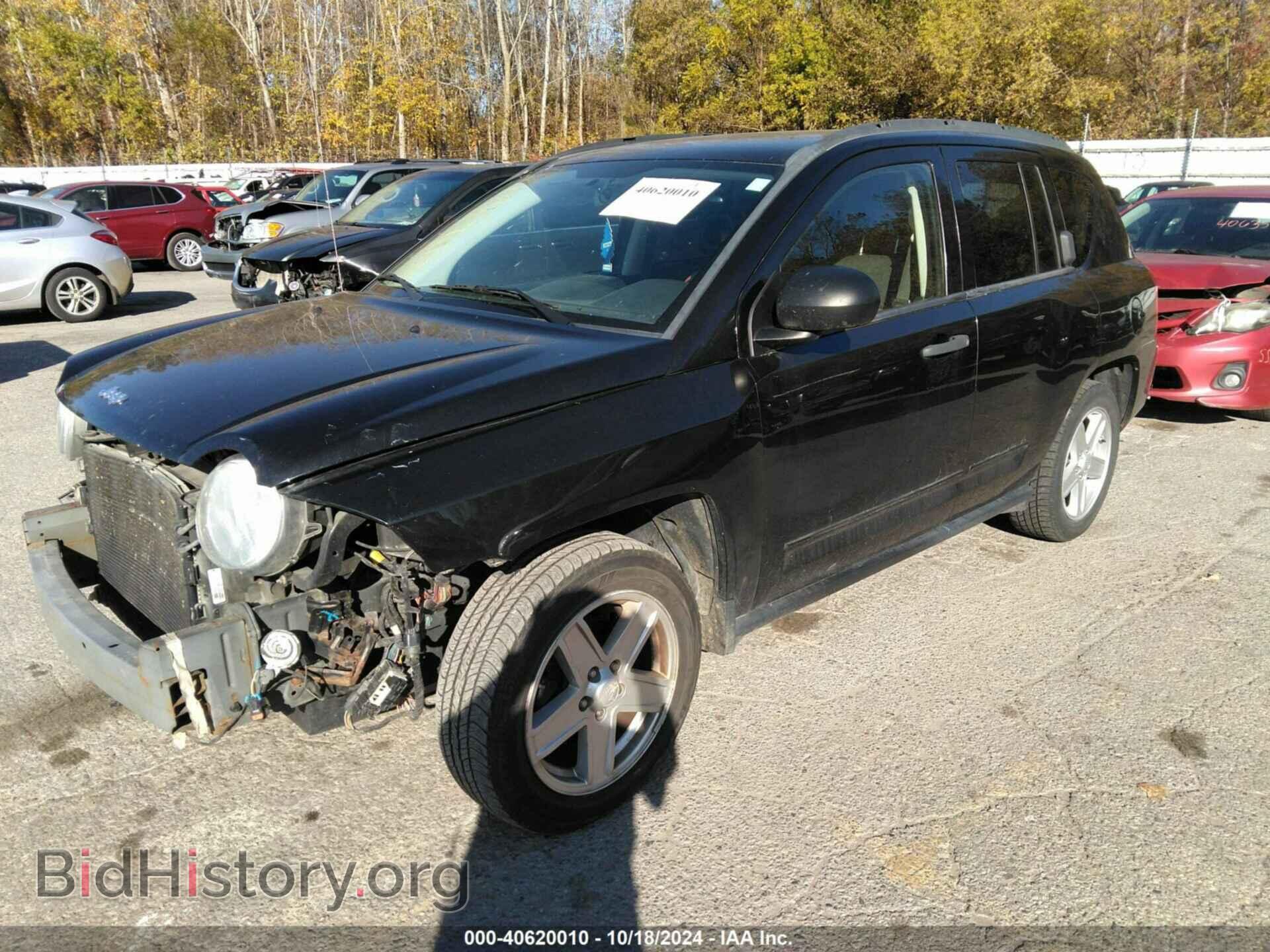 2009 JEEP COMPASS - VIN: 1J8FT47A19D139737 - Фото 2