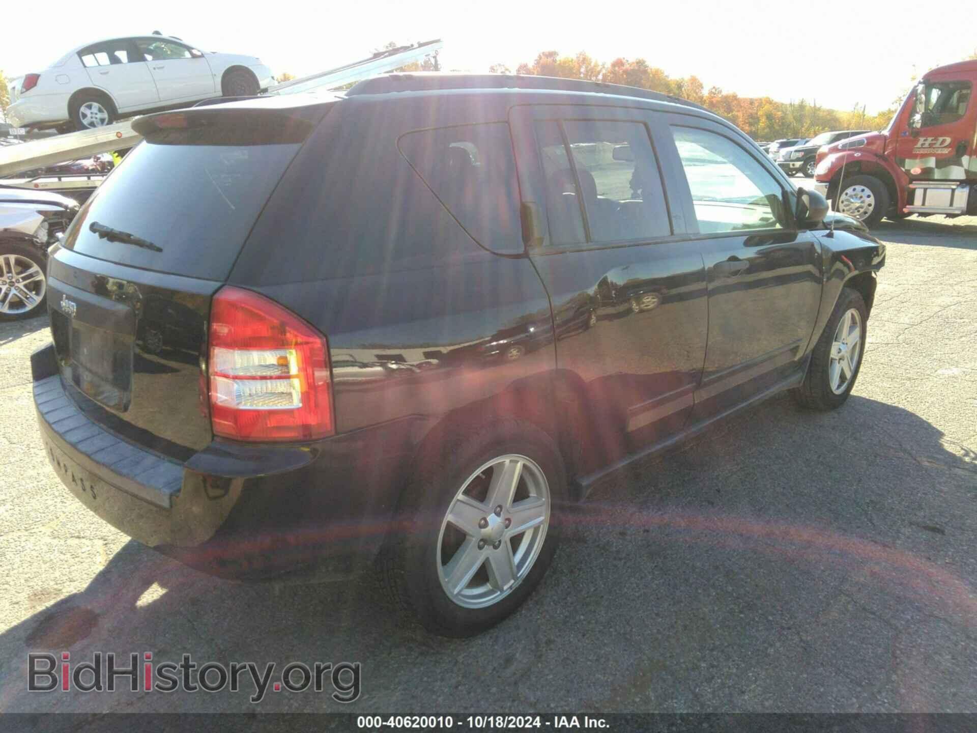 2009 JEEP COMPASS - VIN: 1J8FT47A19D139737 - Фото 4